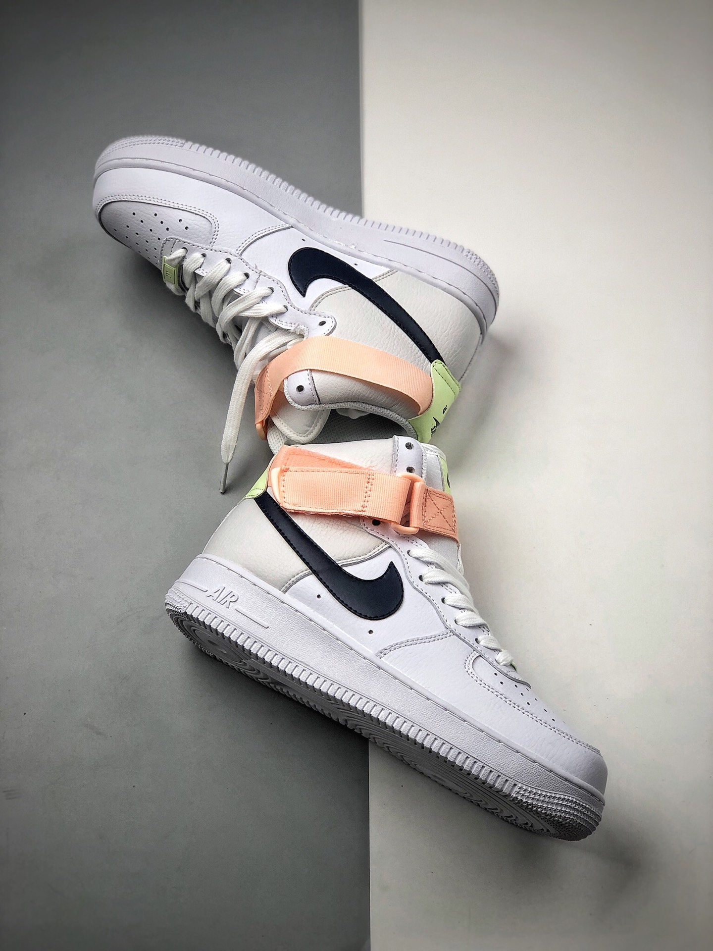 220 NIKE FORCE空军一号运动休闲板鞋  334031-117