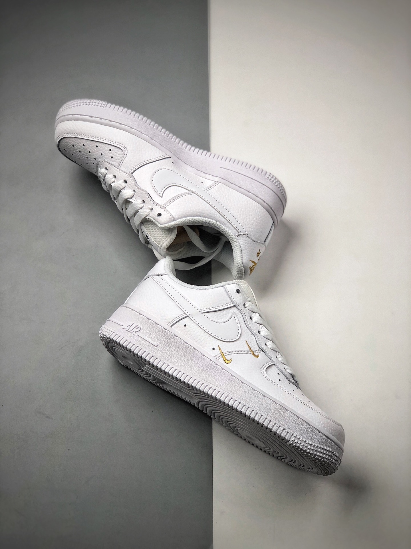 200 NIKE FORCE空军一号运动休闲板鞋  CT1989-100