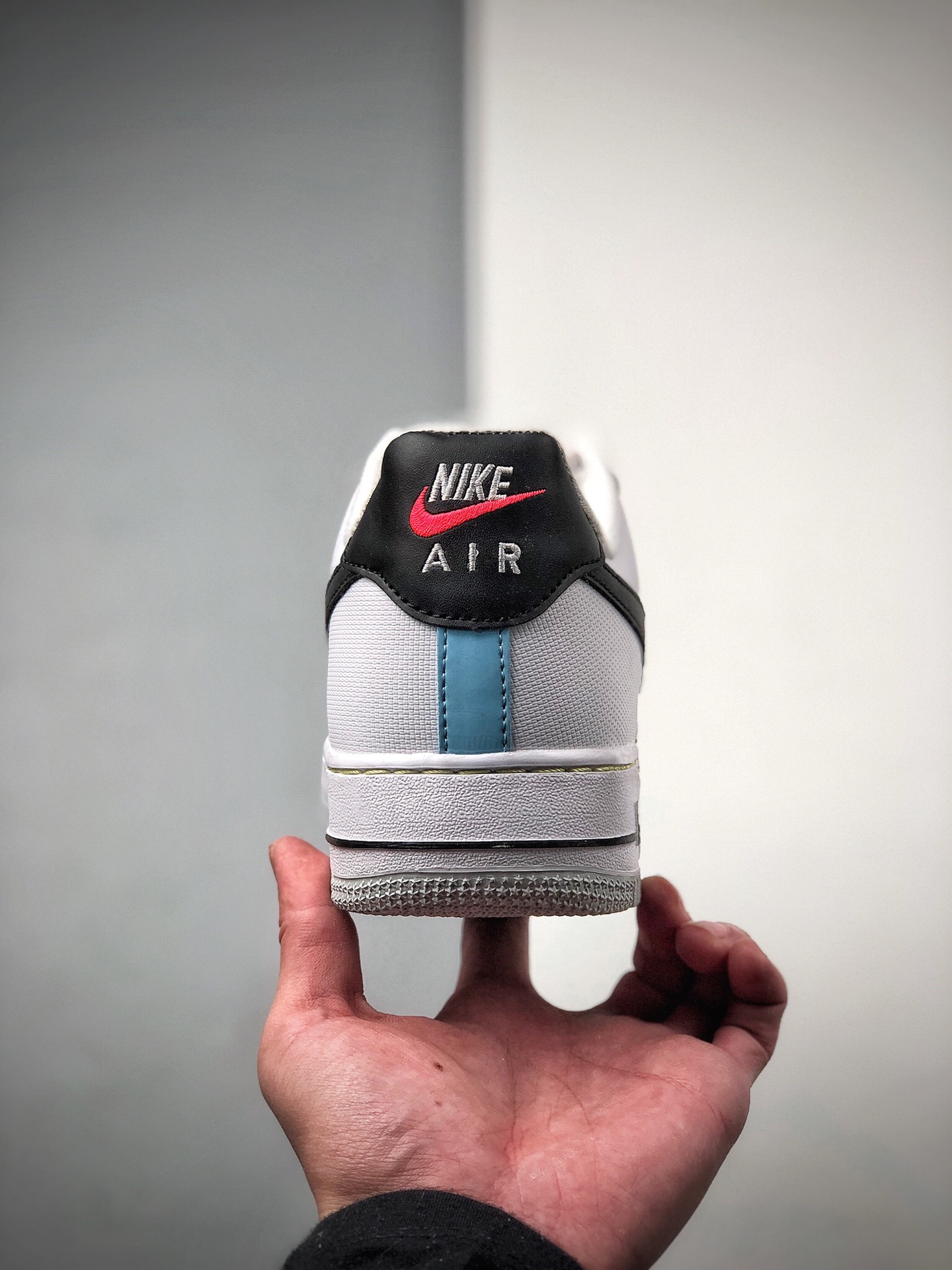 180 NIKE FORCE空军一号运动休闲板鞋  DC2532-100