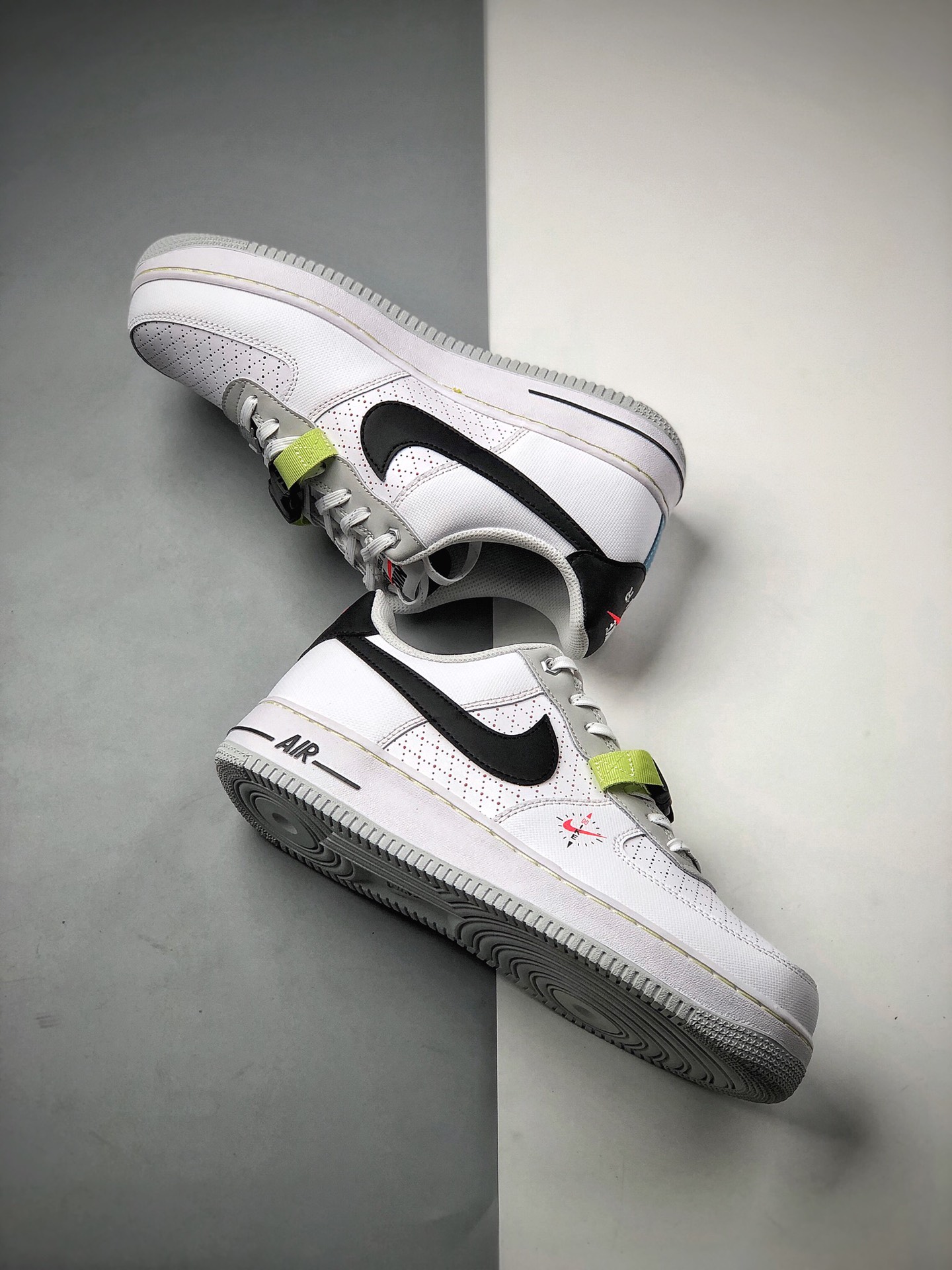 180 NIKE FORCE空军一号运动休闲板鞋  DC2532-100