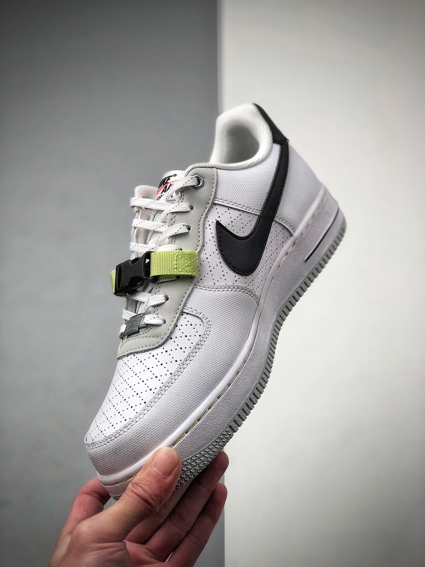 180 NIKE FORCE空军一号运动休闲板鞋  DC2532-100