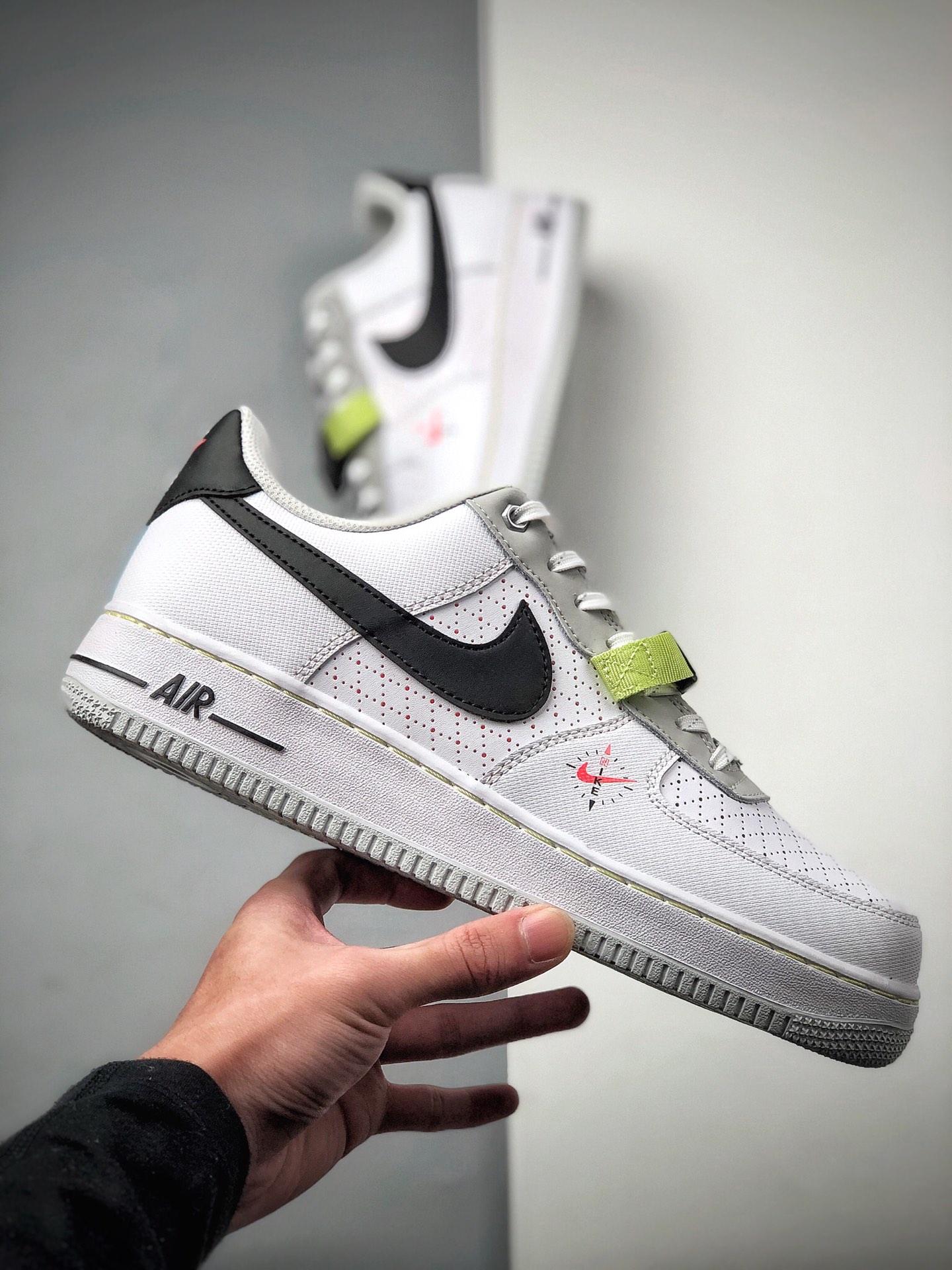 180 NIKE FORCE空军一号运动休闲板鞋  DC2532-100