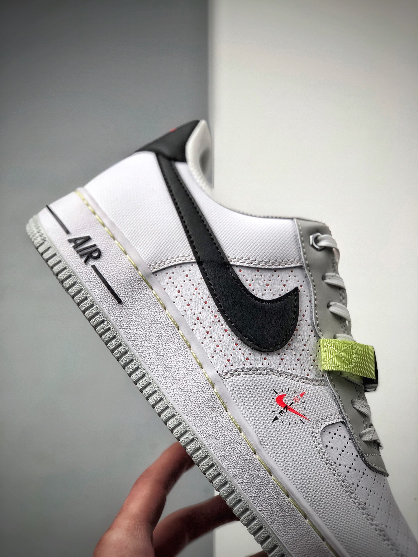 180 NIKE FORCE空军一号运动休闲板鞋  DC2532-100