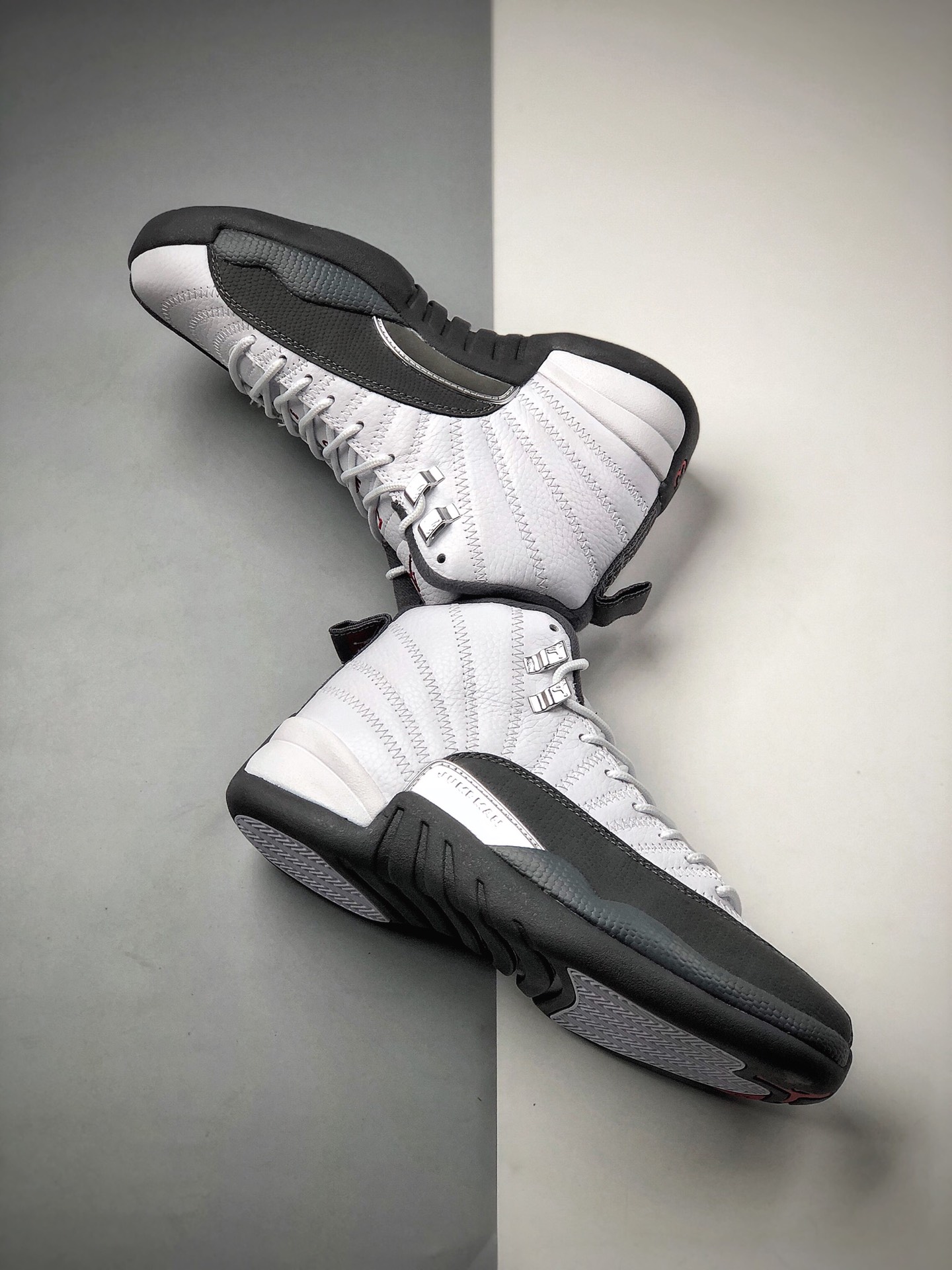 480  纯原版本Air Jordan 12“Dark Grey” 白灰银扣 AJ12 乔丹12代130690-160