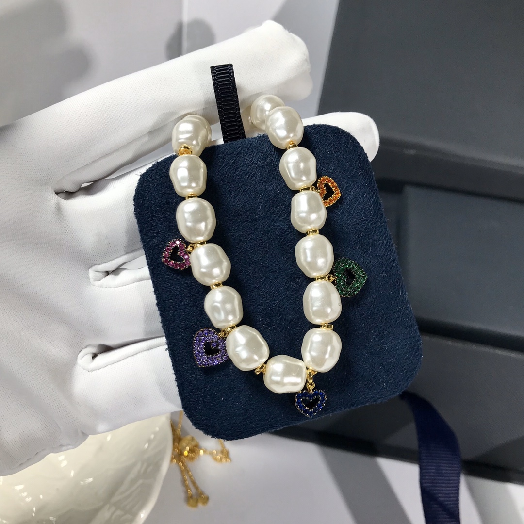 💰165 高品质❗Apm monaco 彩钻爱心珍珠项链！FUN CRAZY LOVE系列，采用仲夏的珠宝搭配，强调色彩组合，风格碰撞，层次叠戴，打造更加个性，时尚的萌趣炫酷夏日主题风格！