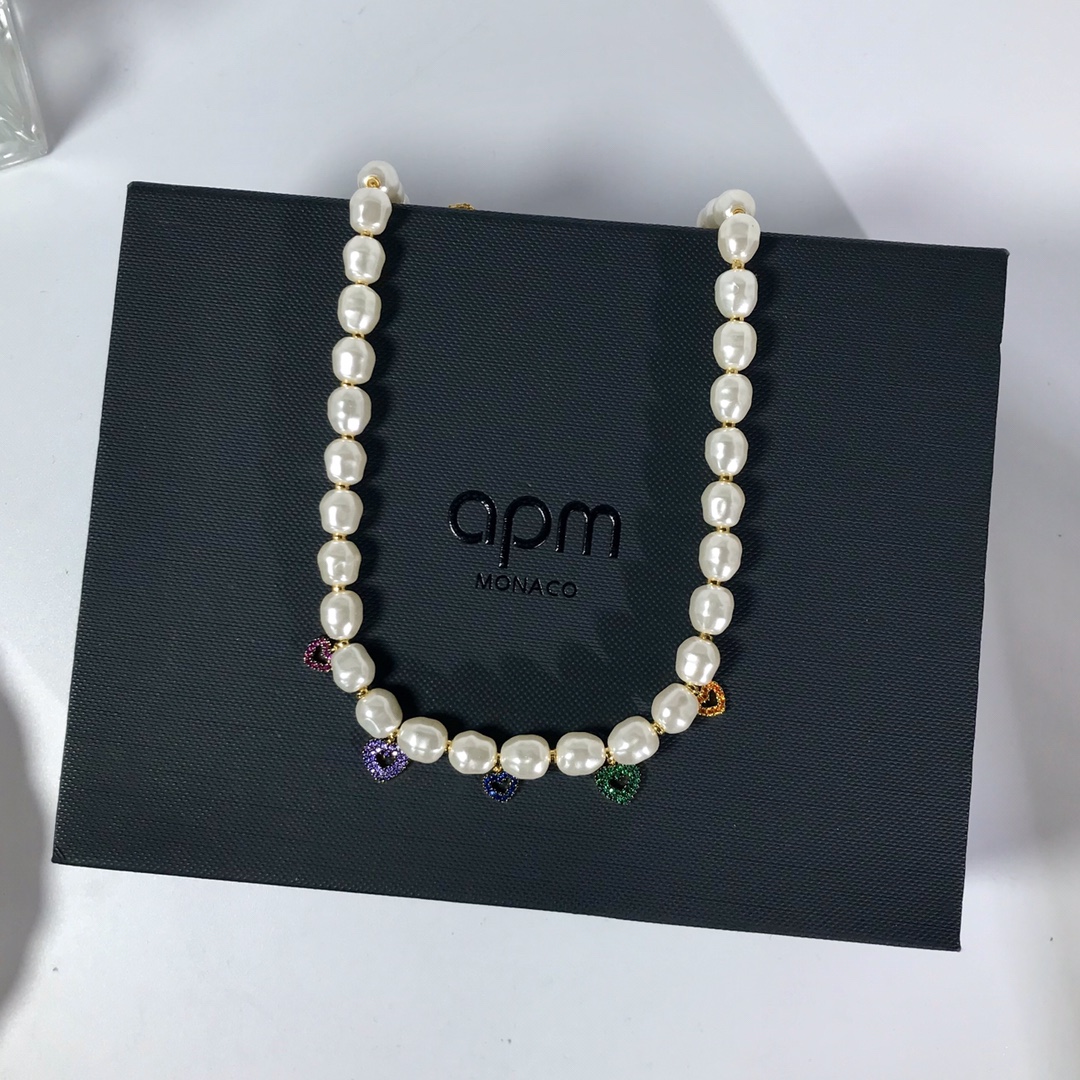 💰165 高品质❗Apm monaco 彩钻爱心珍珠项链！FUN CRAZY LOVE系列，采用仲夏的珠宝搭配，强调色彩组合，风格碰撞，层次叠戴，打造更加个性，时尚的萌趣炫酷夏日主题风格！