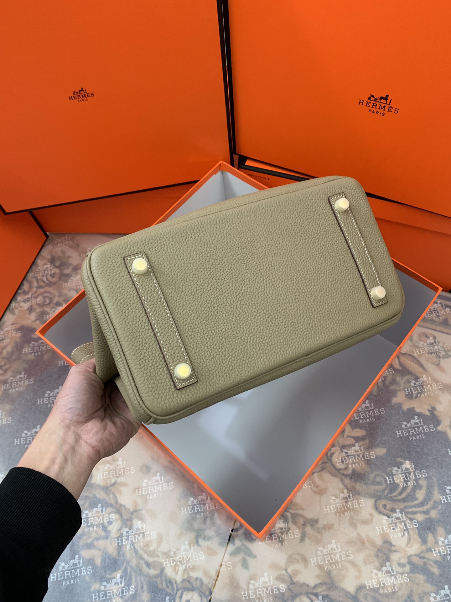 Hermès TOGOシリーズ 輝く色合いの愛馬仕アルデンテ女包