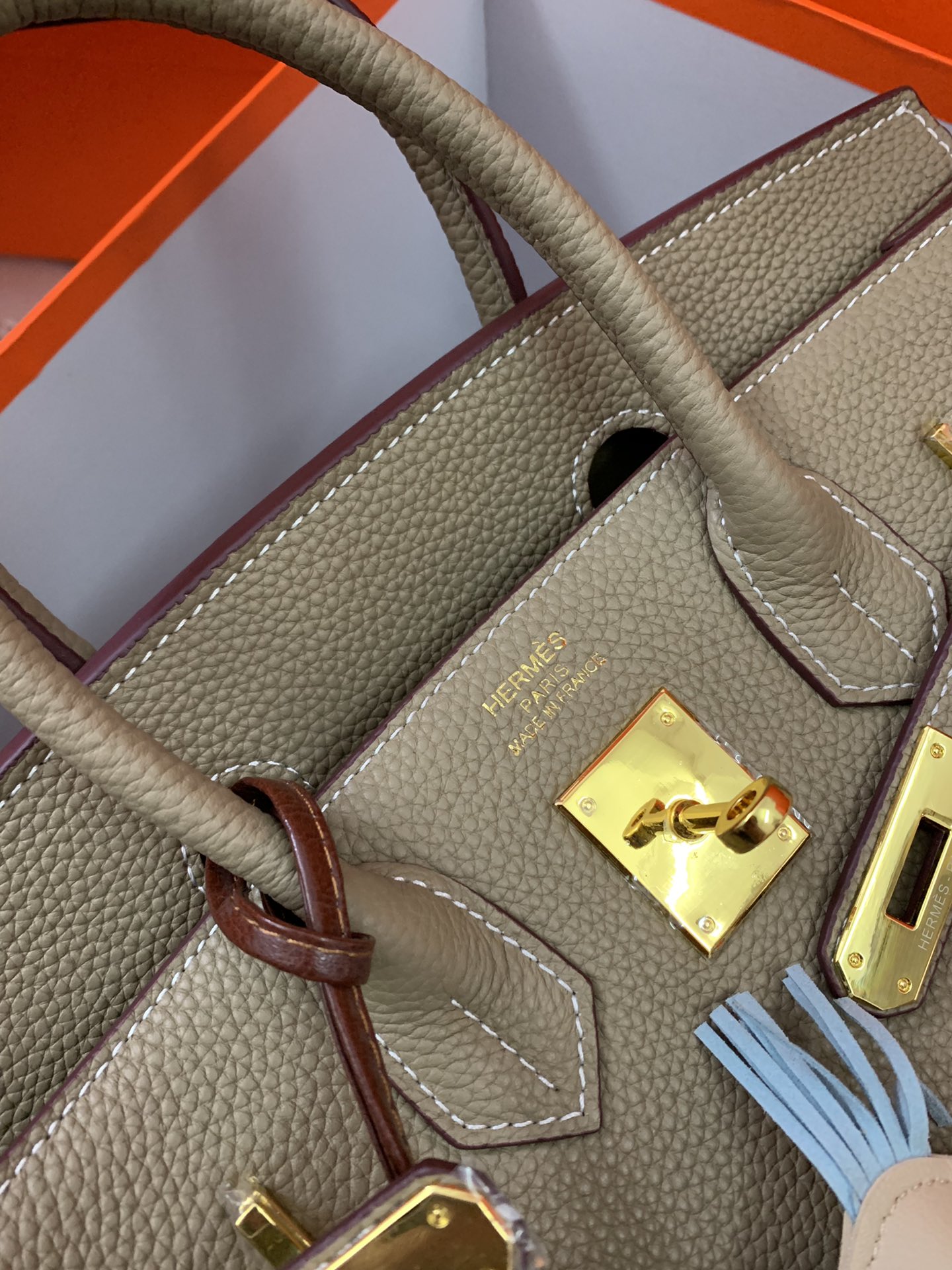 Hermès TOGOシリーズ 輝く色合いの愛馬仕アルデンテ女包