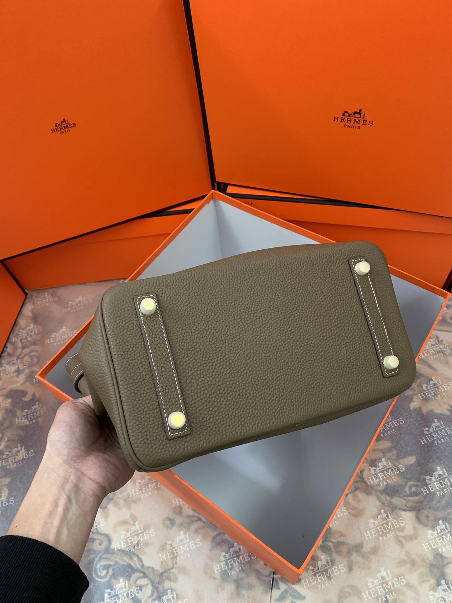 Hermès TOGOシリーズ 颗粒感豊かな愛馬仕铂金拼色女包