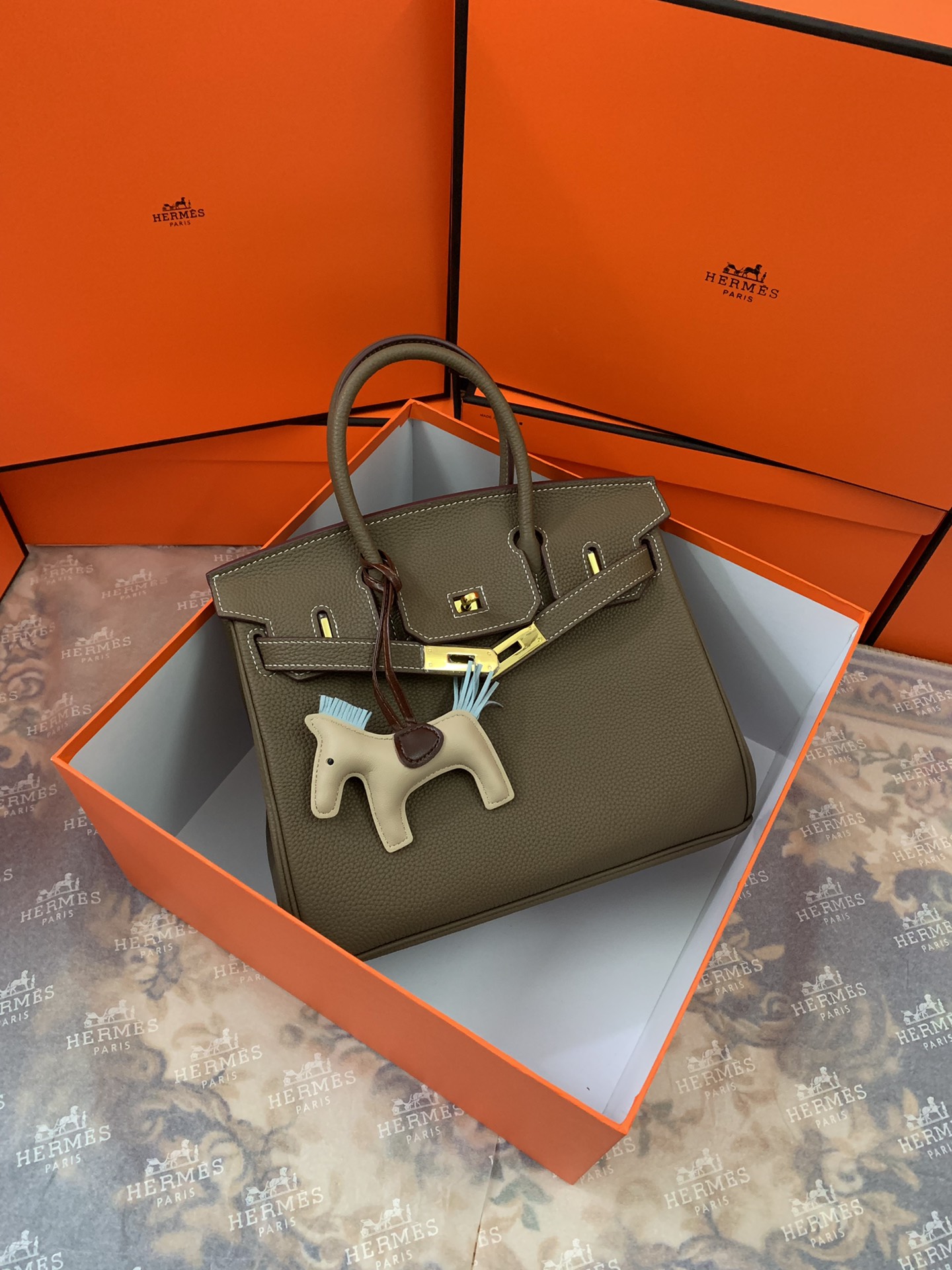 Hermès TOGOシリーズ 颗粒感豊かな愛馬仕铂金拼色女包