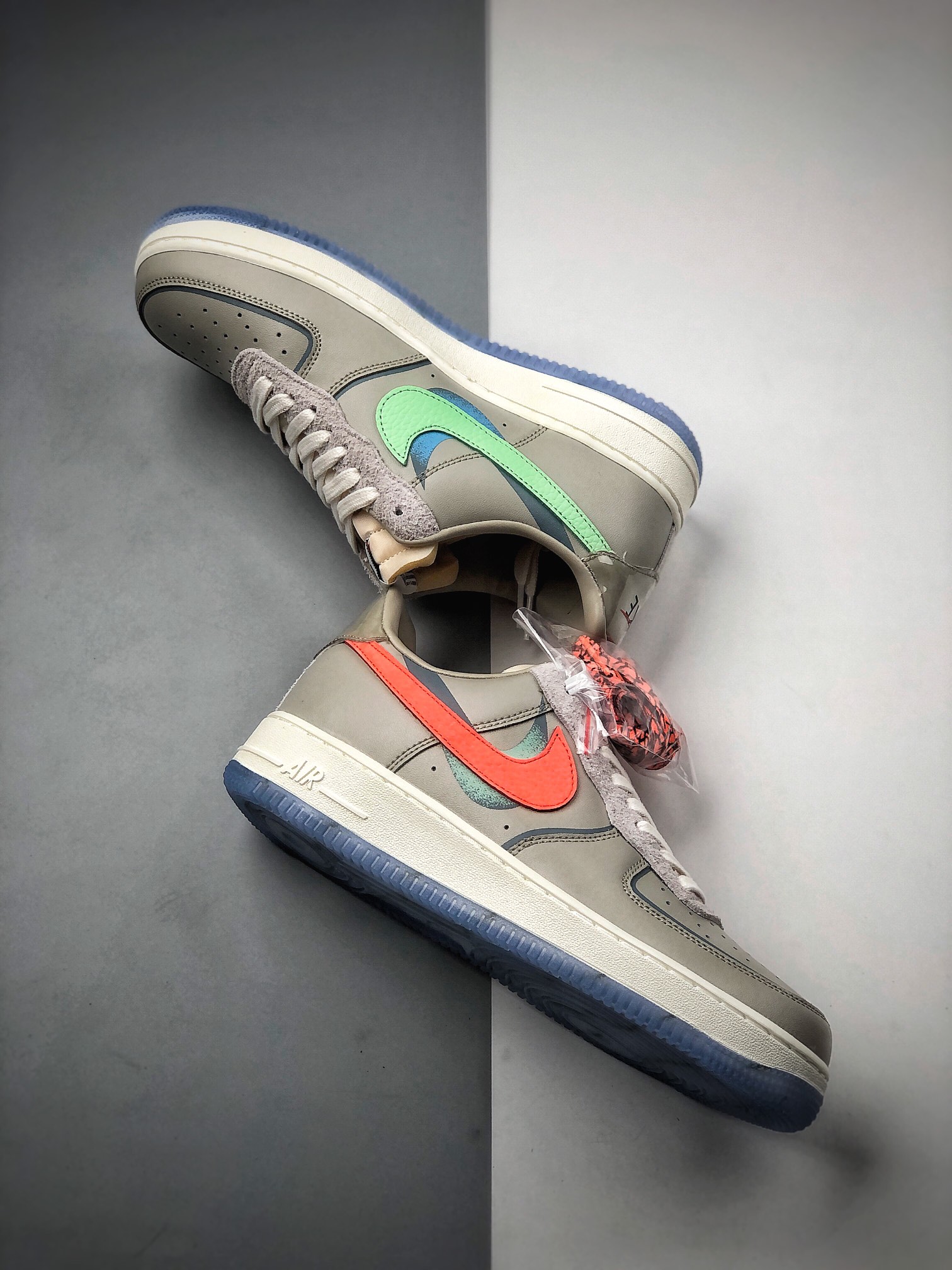 220 NIKE FORCE空军一号运动休闲板鞋  CT3824-001
