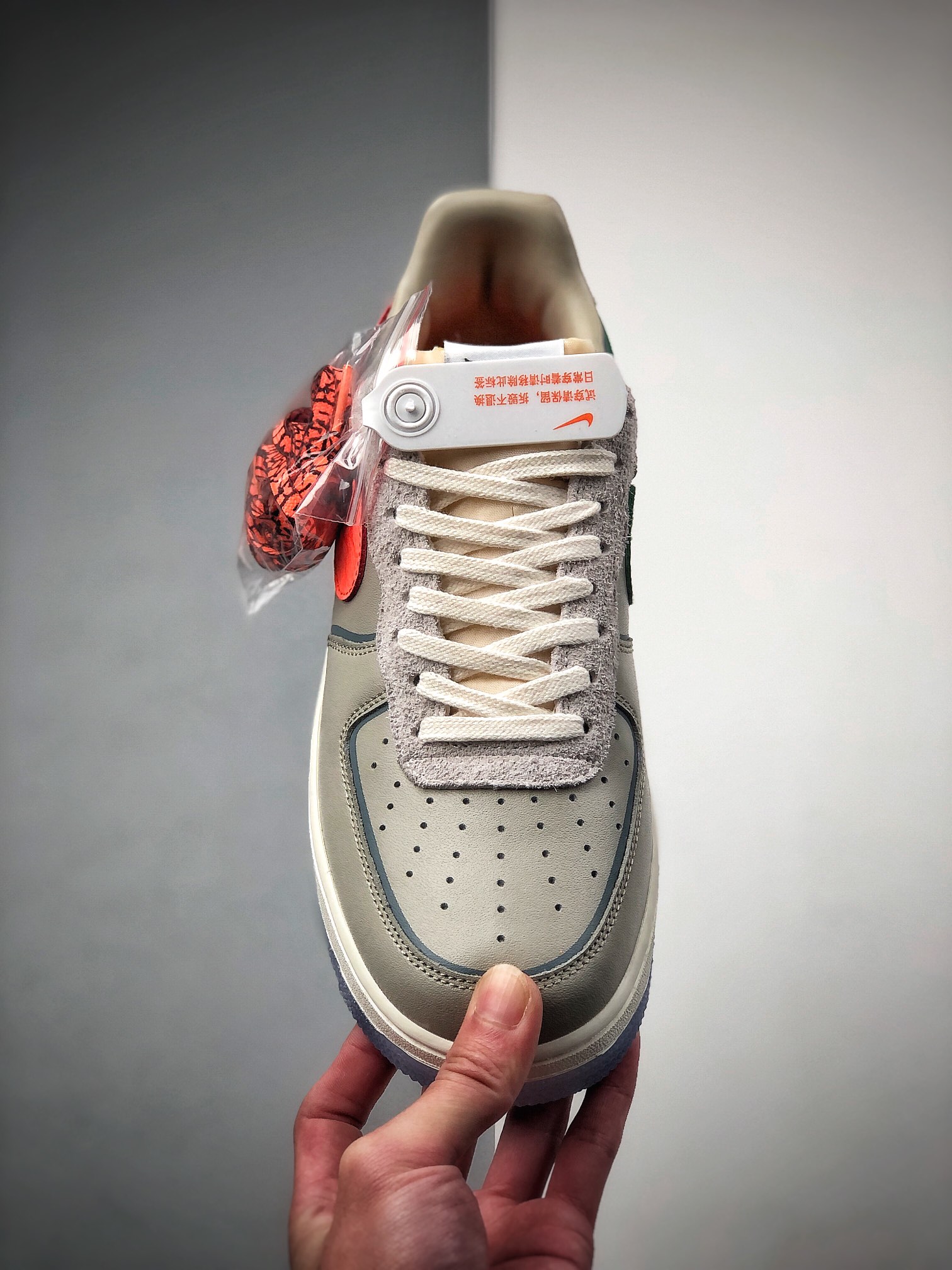 220 NIKE FORCE空军一号运动休闲板鞋  CT3824-001