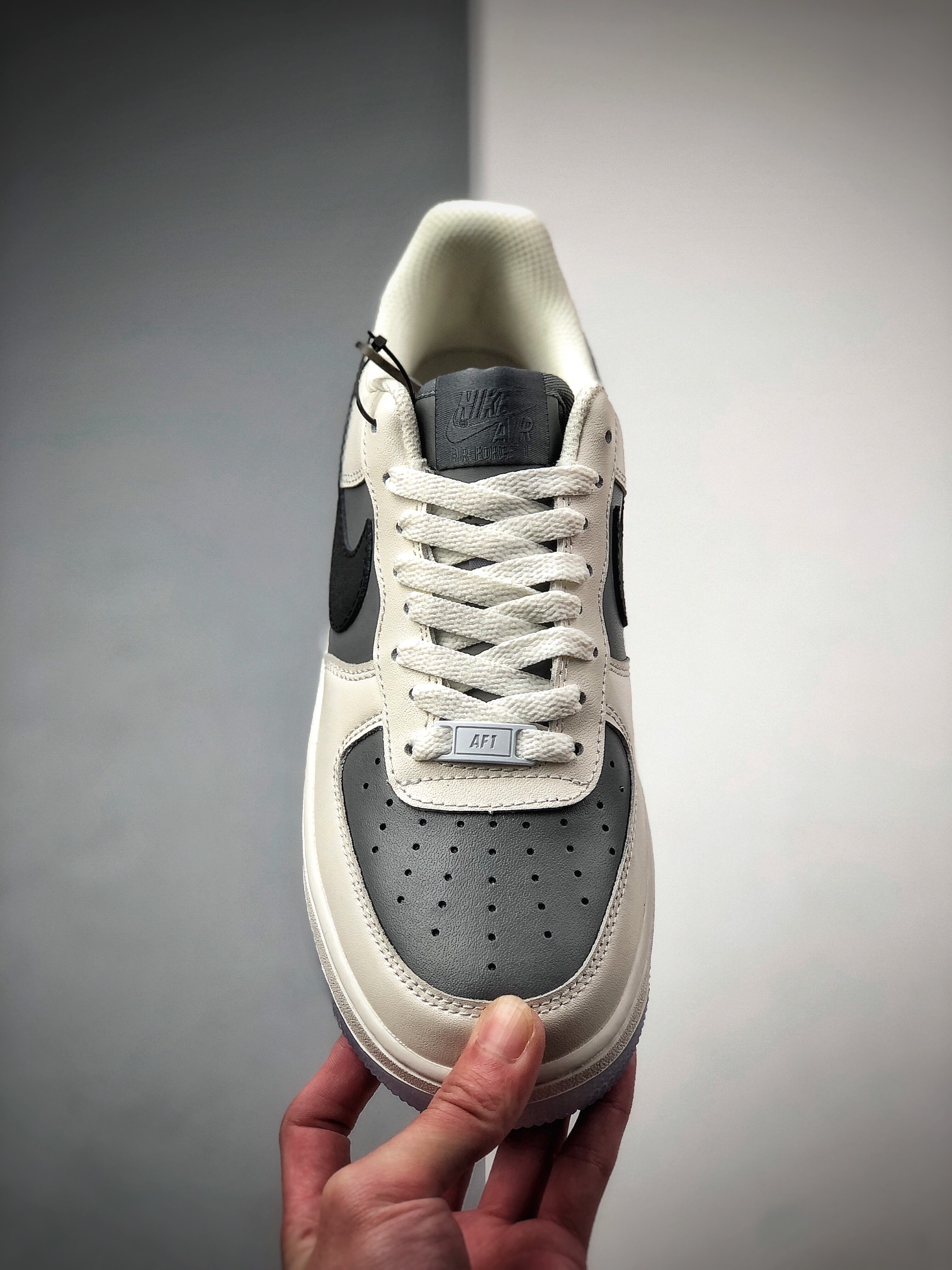 200 NIKE FORCE空军一号运动休闲板鞋  DC1405-001