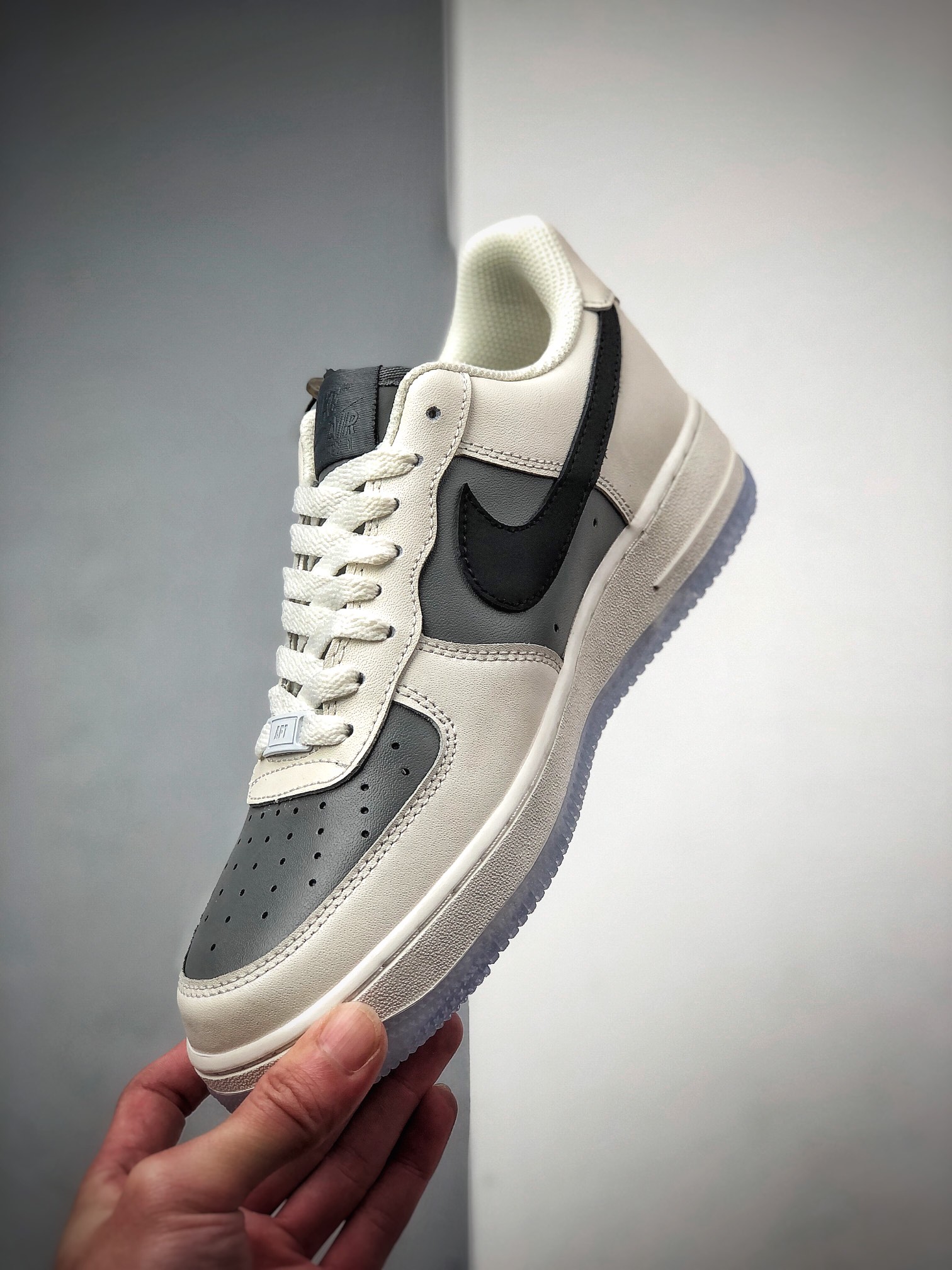 200 NIKE FORCE空军一号运动休闲板鞋  DC1405-001