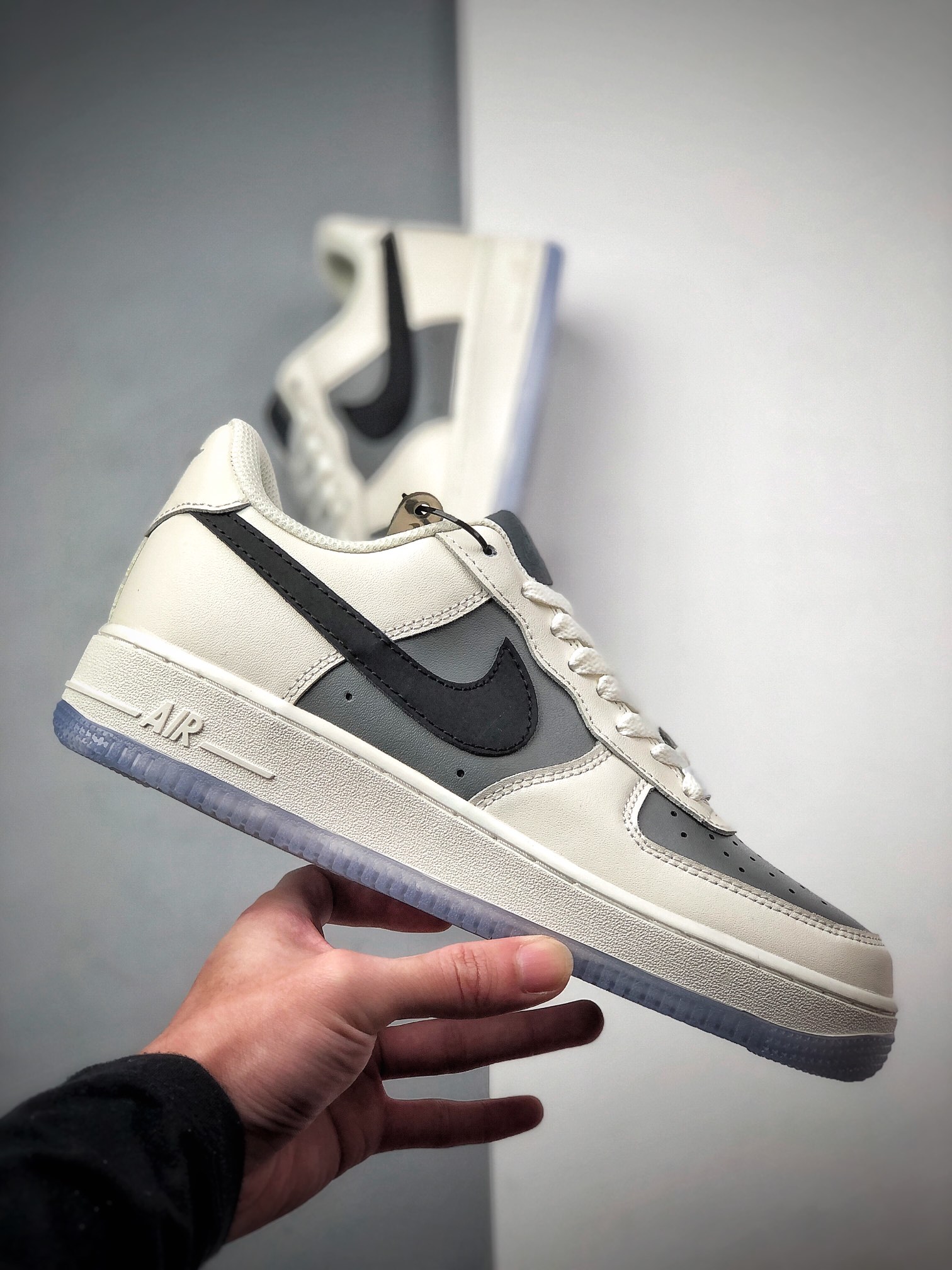 200 NIKE FORCE空军一号运动休闲板鞋  DC1405-001