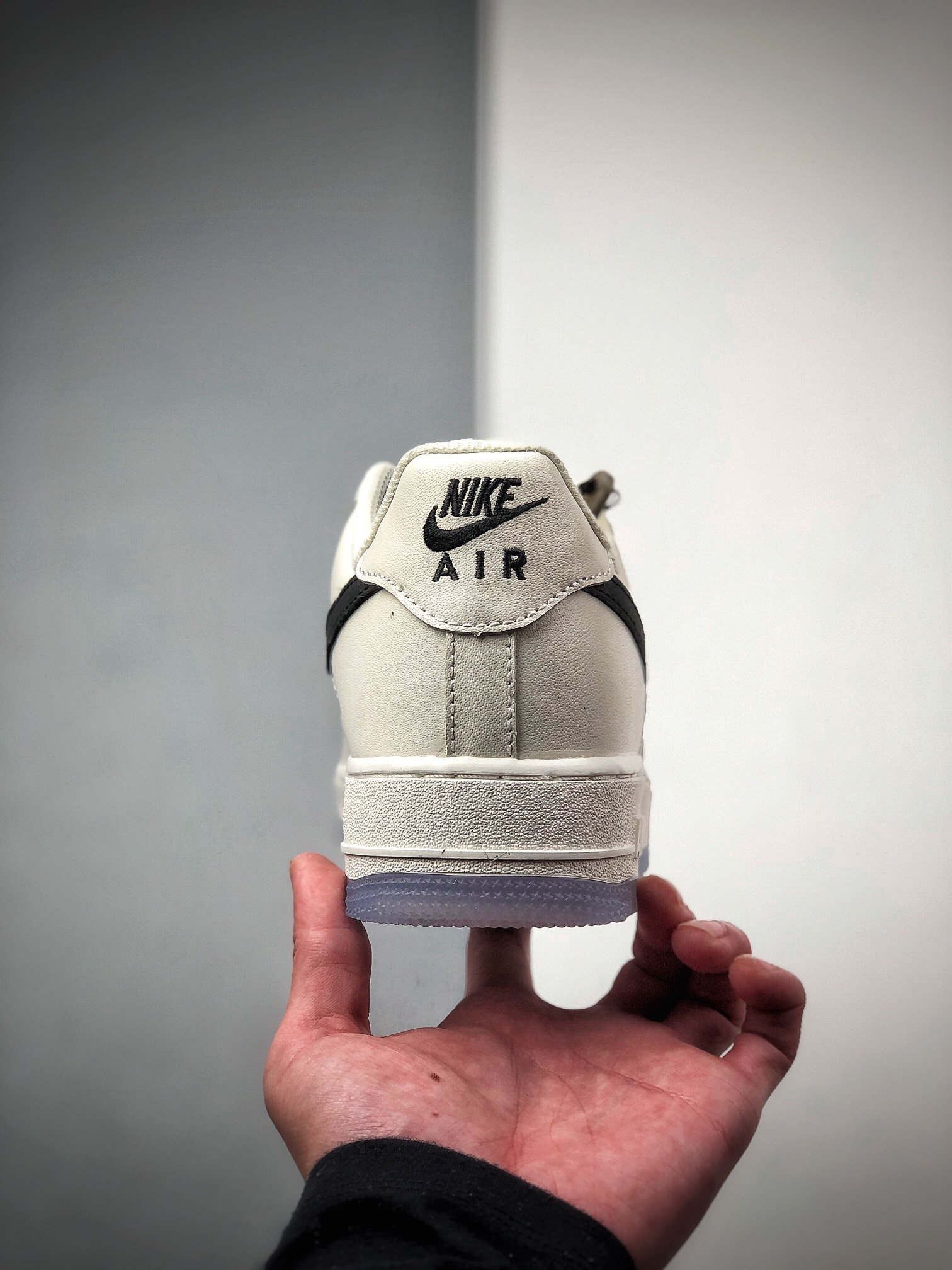 200 NIKE FORCE空军一号运动休闲板鞋  DC1405-001