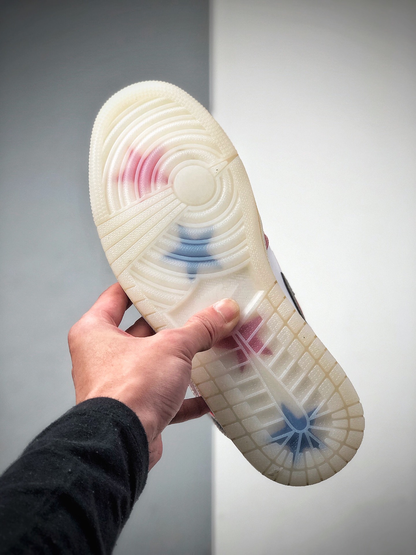本自地取320  女码出货 全新芝哥加配色 Air Jordan 1 DA2728-100