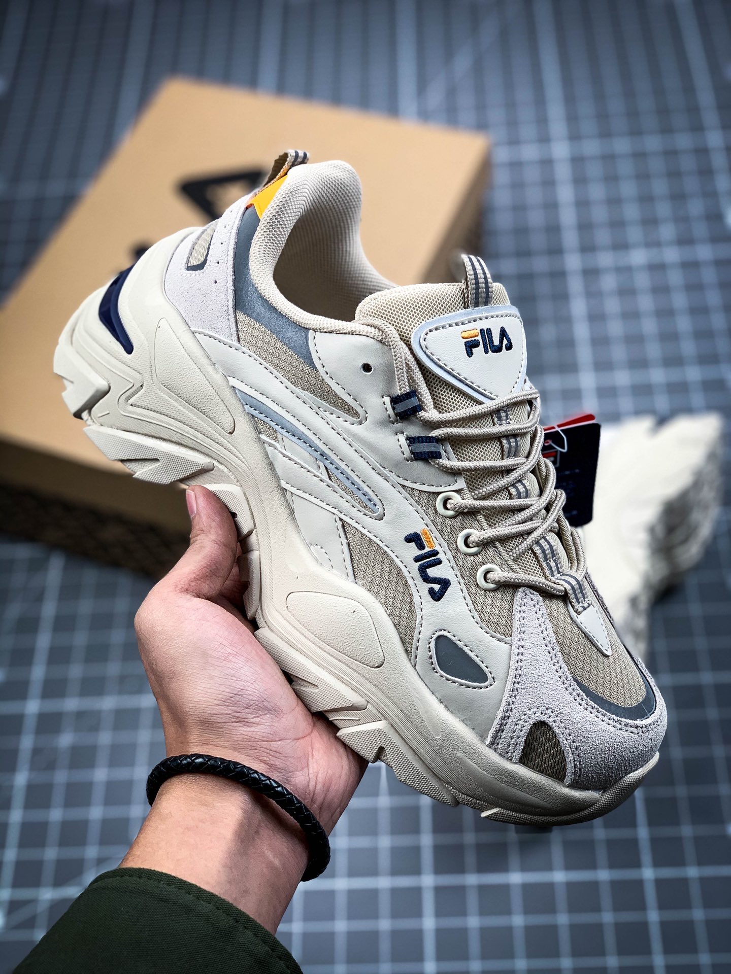 180 Fila Sport Interaction 斐乐鱼刺二代交叉鱼刺系列 网红反光内增高老爹鞋 “米白3M反光”113036028