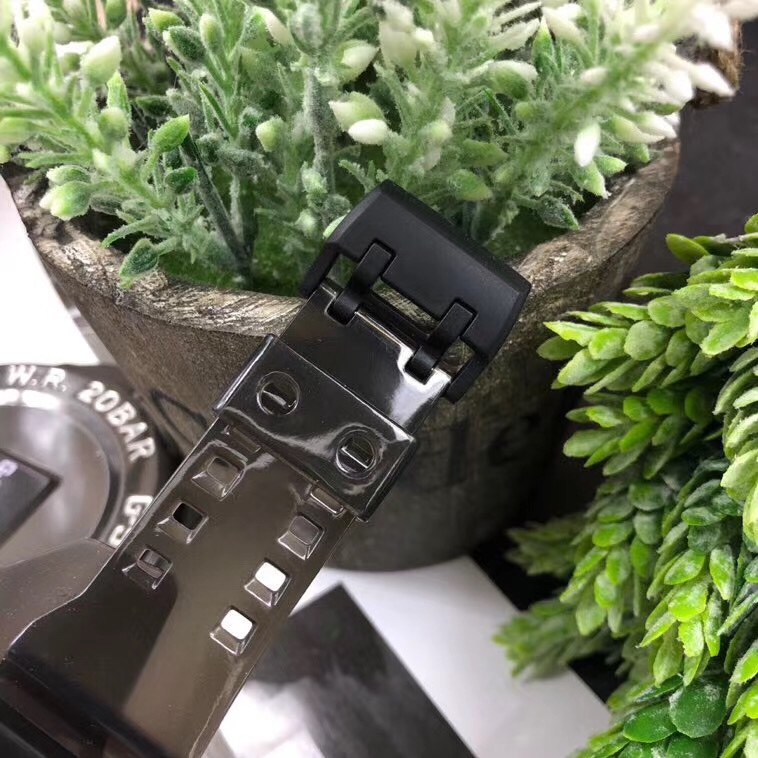 💰90
配送手提袋 礼品盒 铁盒 证书 说明卡 全部❗】casio卡西欧G-SHOCK See thru冰韧系列 罗志祥同款  自动LED照明 世界时间 每日闹钟 秒表功能 带包装！继冰川系列之后呢，卡西欧冰韧系列简直简直不要太好看。强烈安利啊！！！满满都是清爽。