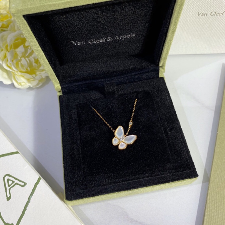Van Cleef & Arpels Haute Joaillerie Fine Jewelry Earrings Necklace Ring 7