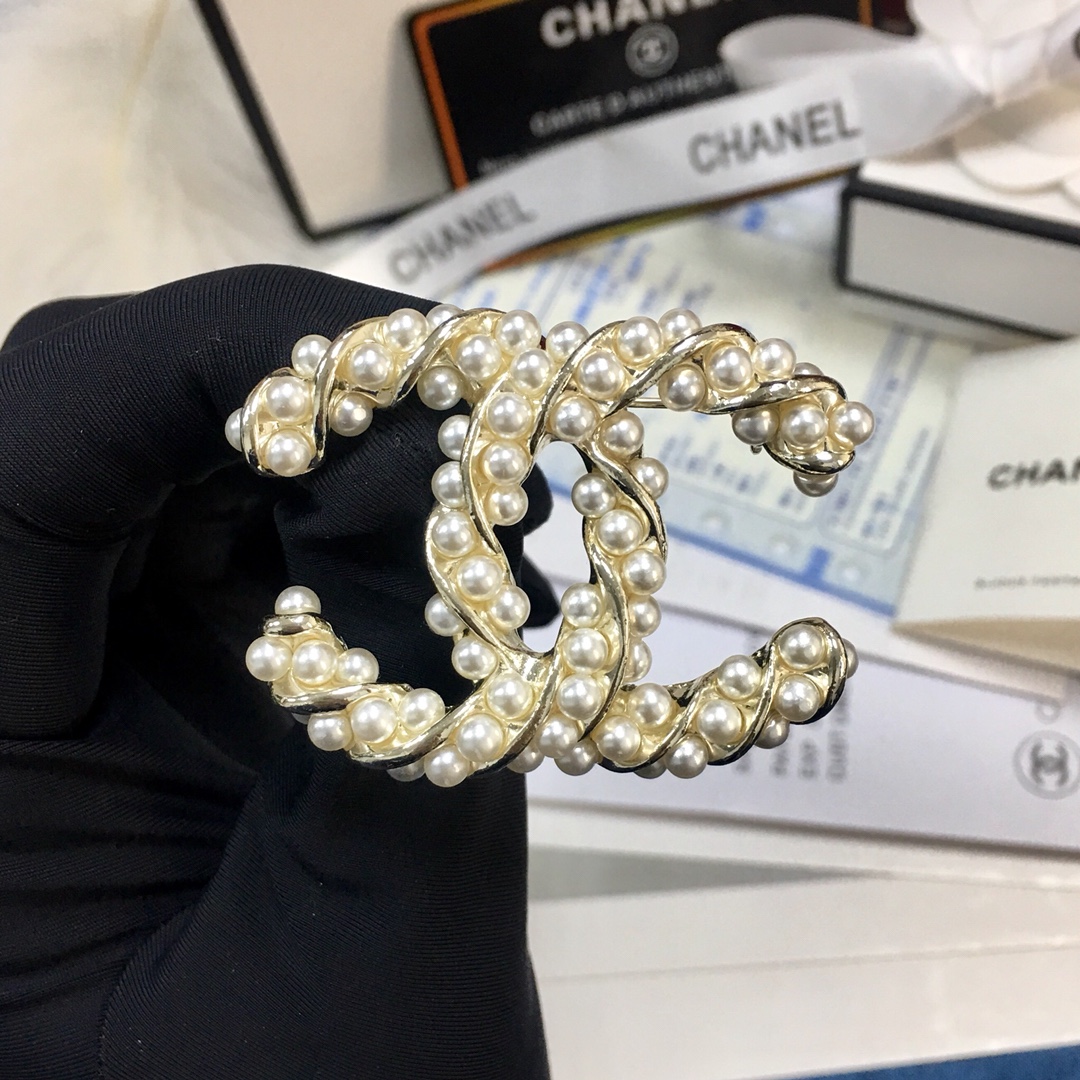 Chanel Chanel 款 扭纹大小珍珠双C字母胸针