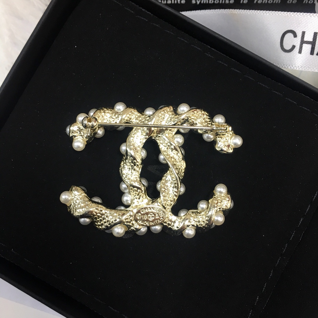 Chanel Chanel 款 扭纹大小珍珠双C字母胸针