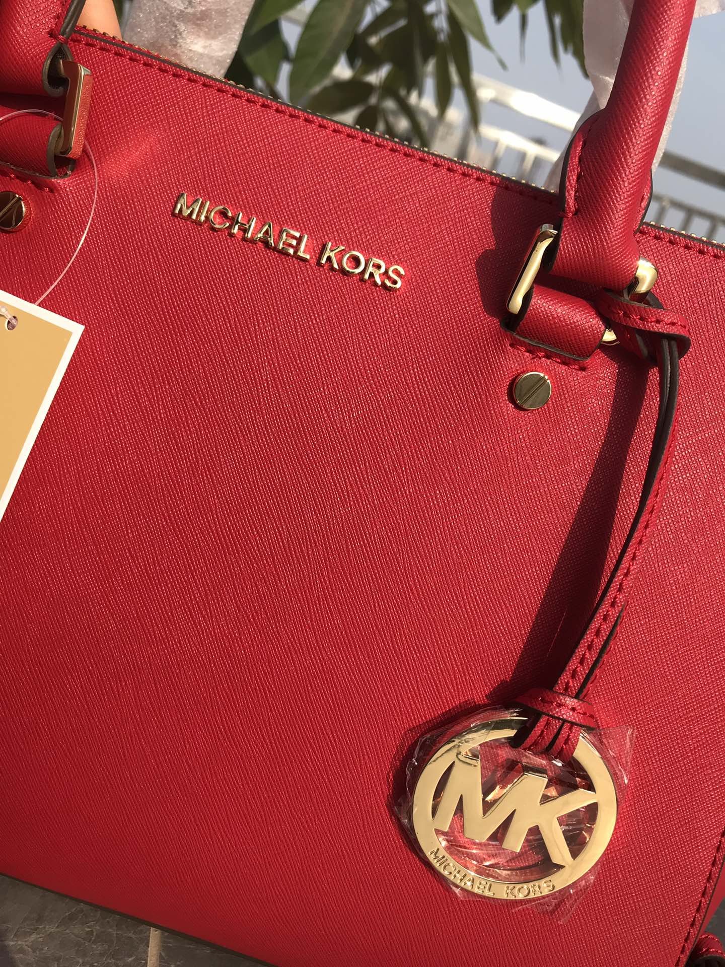 Michael Kors MK中号 杀手包 十字纹牛皮 单肩斜挎手提包 、 又奢华 令女人特质尽显 三隔层设计非常实用