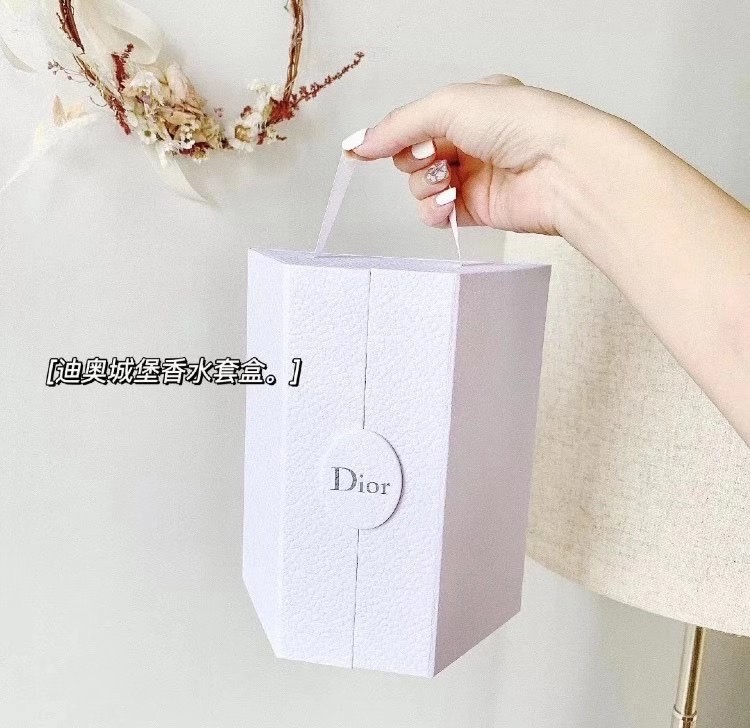 Dior Perfume Castle Set: Avenue Montaigne Fragrance Collection