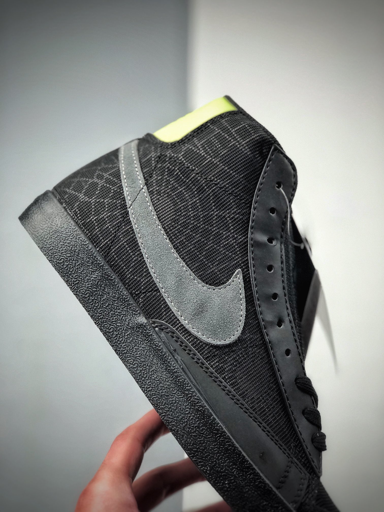 190  NK Blazer Mid '1977 万圣节主题  dc1929-001