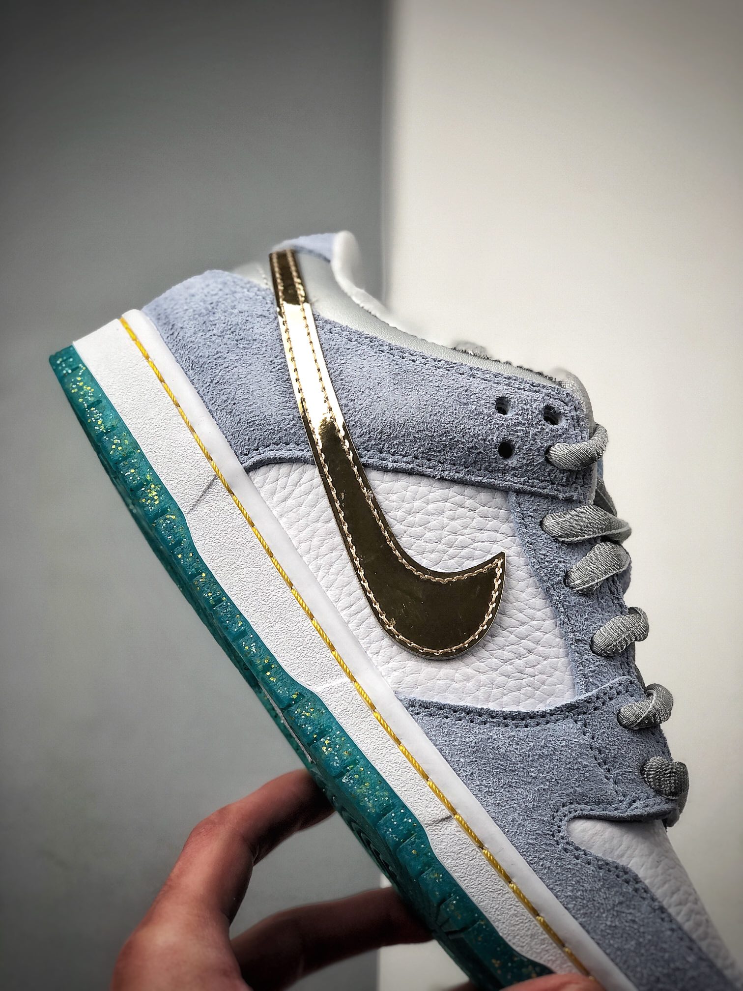 300  Sean Clver Nike SB Dunk Low Pro 白蓝金 DC9936-100