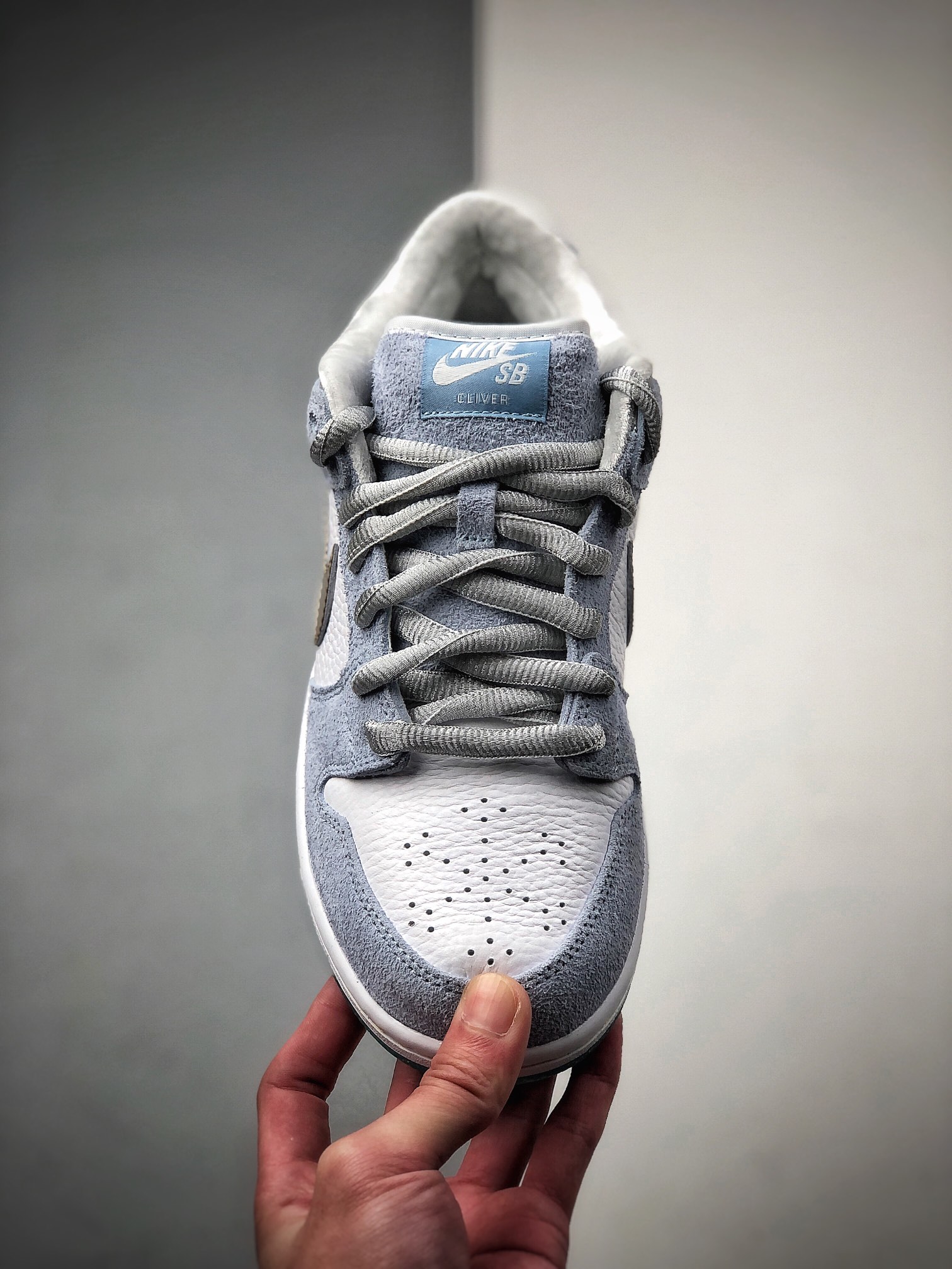 300  Sean Clver Nike SB Dunk Low Pro 白蓝金 DC9936-100