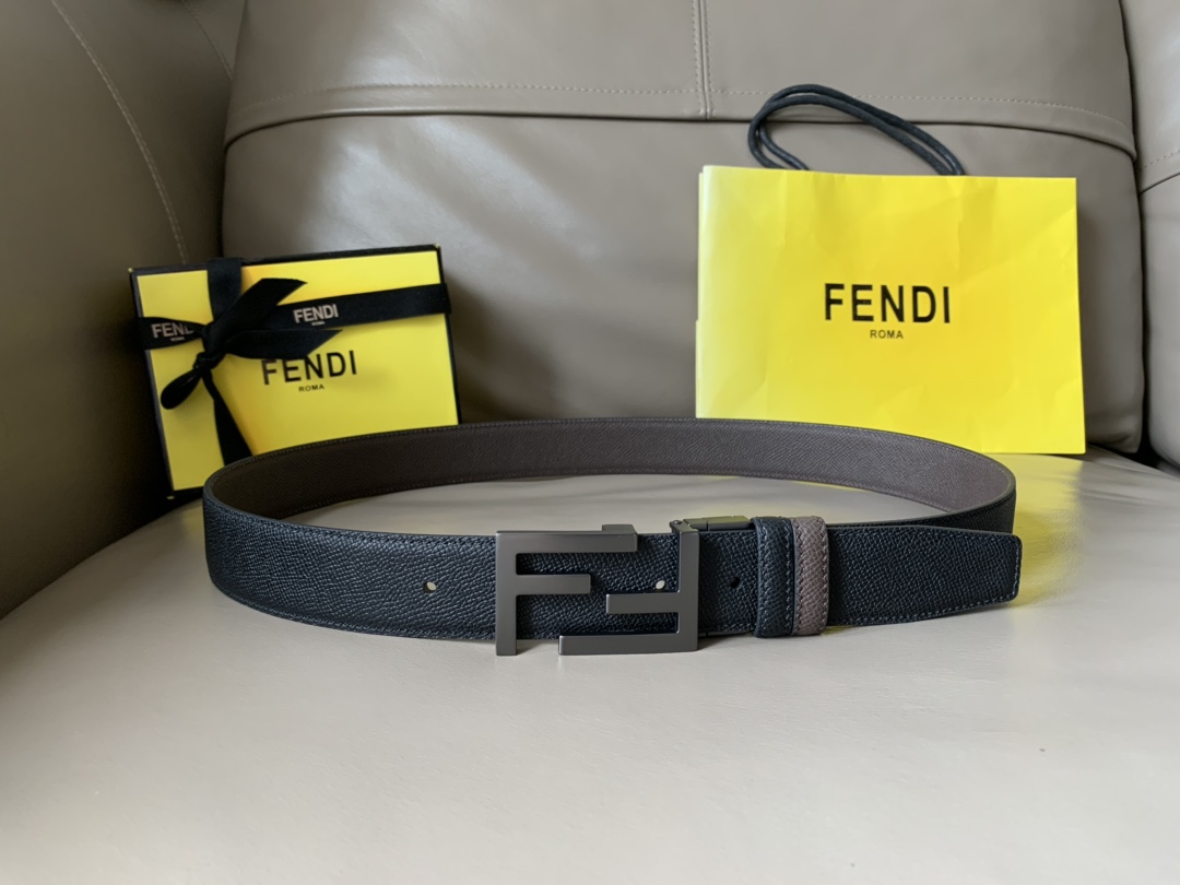 Fendi 五金做工精细 线条流畅 表面光滑 𝐙𝐏电镀工艺 香港通关【𝐇𝐀𝐀𝐒】 进口皮料
