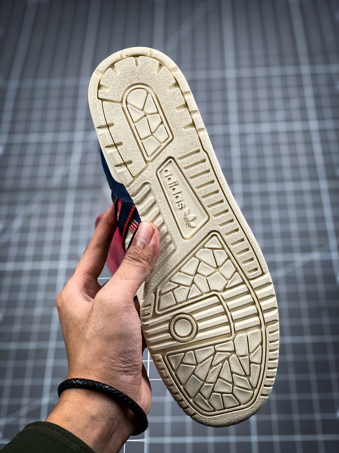260 公司级 Adidas Rivalry RM CHI BOOST三叶草 高帮皮面男女休闲板鞋 FW3130