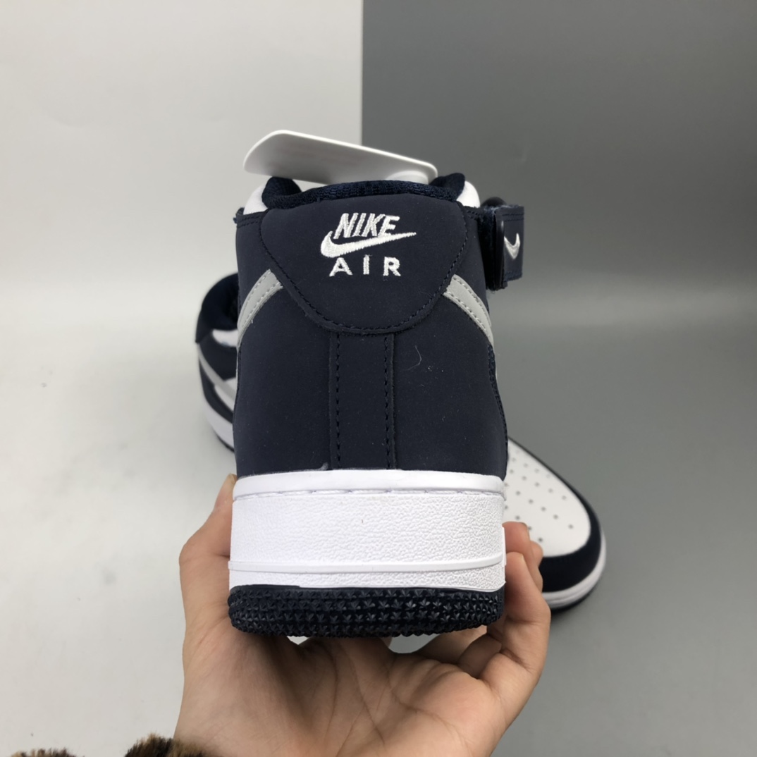 260 Nk Air Force 1 '07 Mid “午夜蓝”满天星 空军一号中帮运动休闲板鞋 AQ2263-115