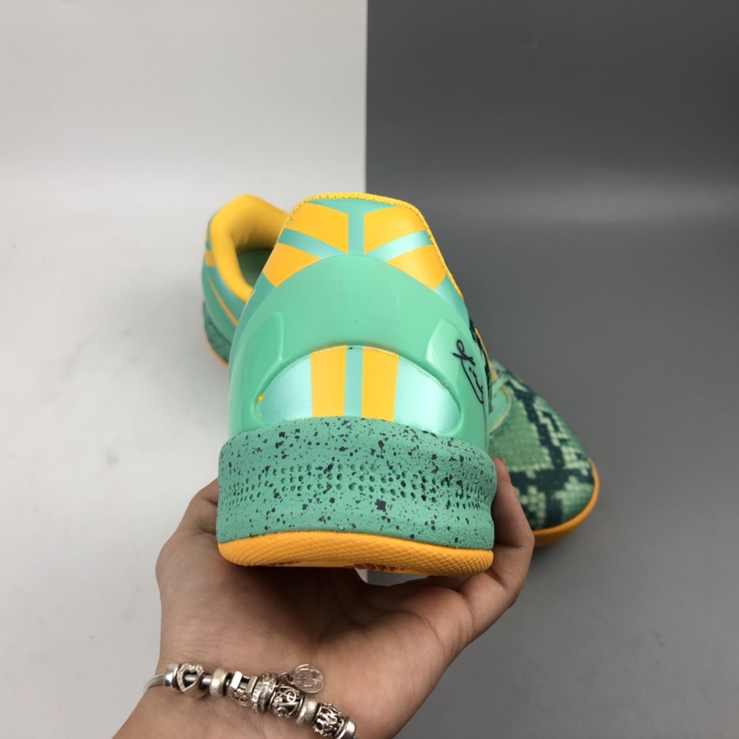 260 NK Kobe 8 System 科比8代复刻实战运动低帮文化篮球鞋 555035-304