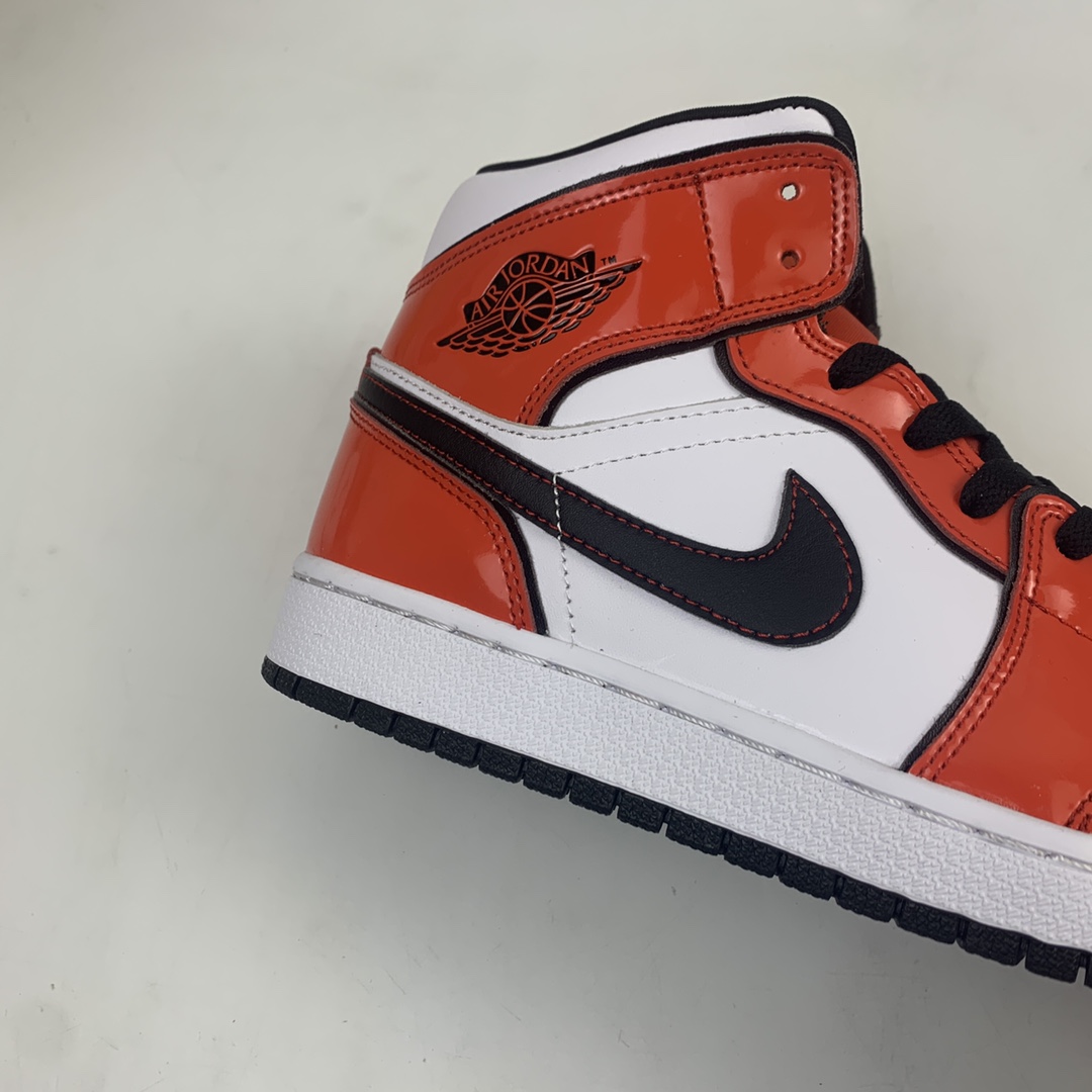240 Air Jordan 1 Mid AJ1 乔1 中帮百搭休闲运动板鞋 DD6834-802