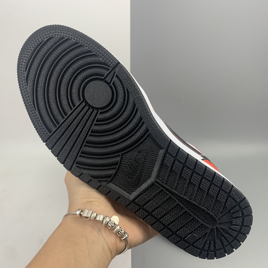 240 Air Jordan 1 Mid AJ1 乔1 中帮百搭休闲运动板鞋 DD6834-802