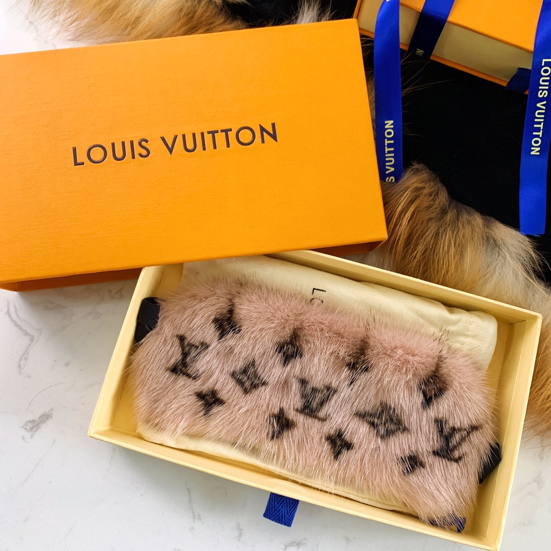 Louis Vuitton 新款 LOUIS VUITTON 水貂绒老花纹眼罩
