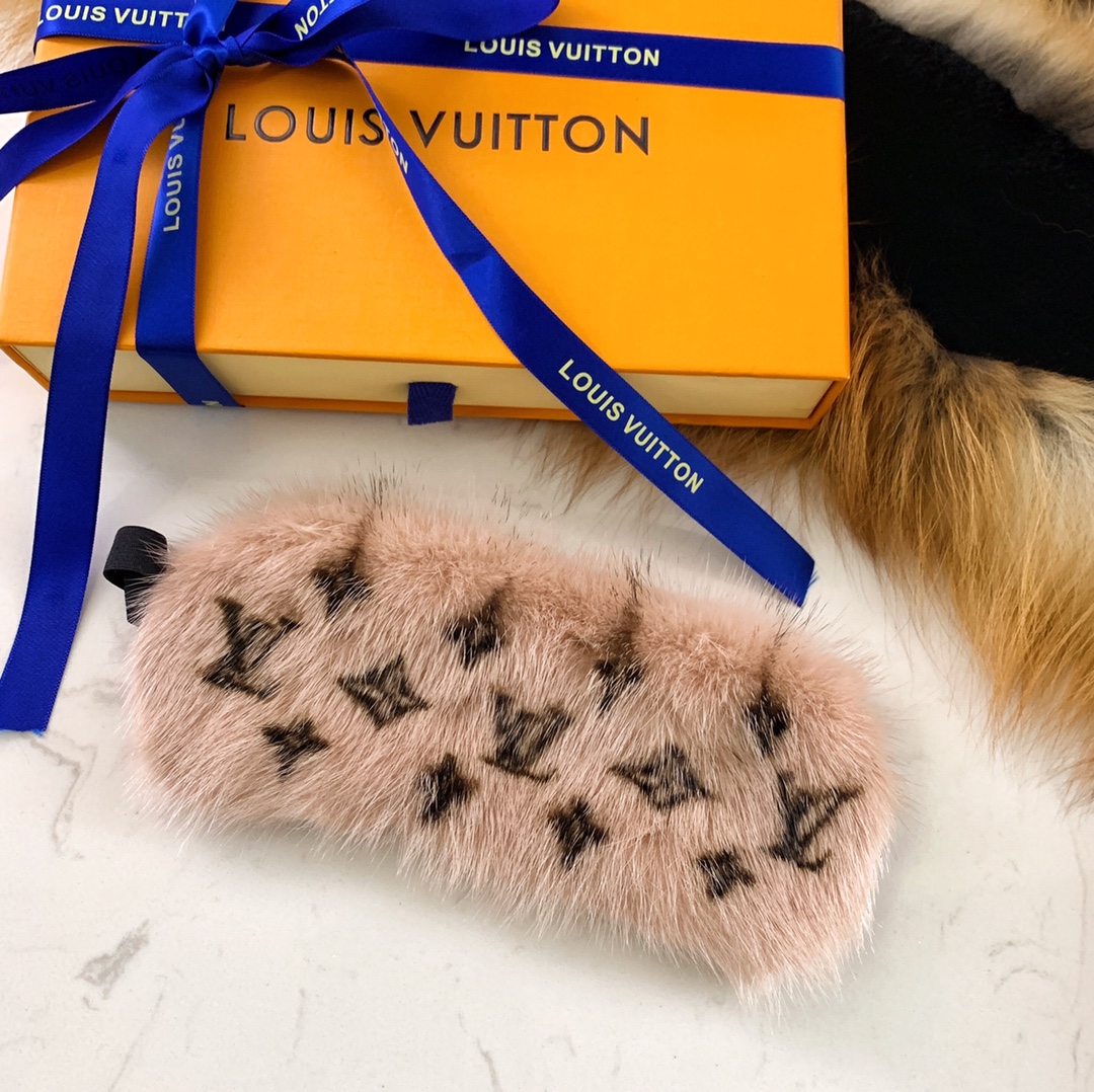 Louis Vuitton 新款 LOUIS VUITTON 水貂绒老花纹眼罩