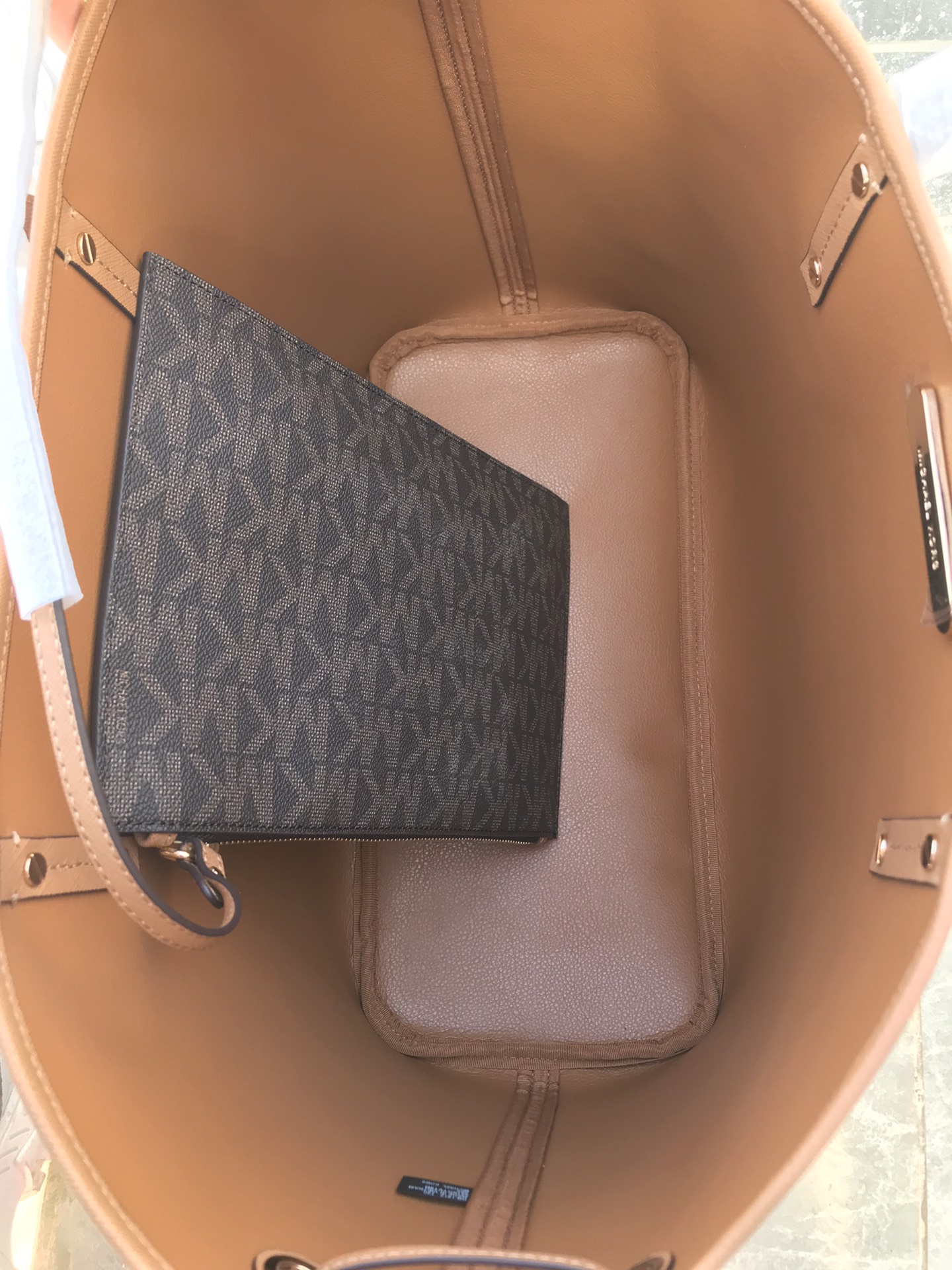 Michael Kors MK纯 大字母大号购物袋 附带挽手包 御用PVC印字母花料 假一陪十 耐磨耐刮绝对经用