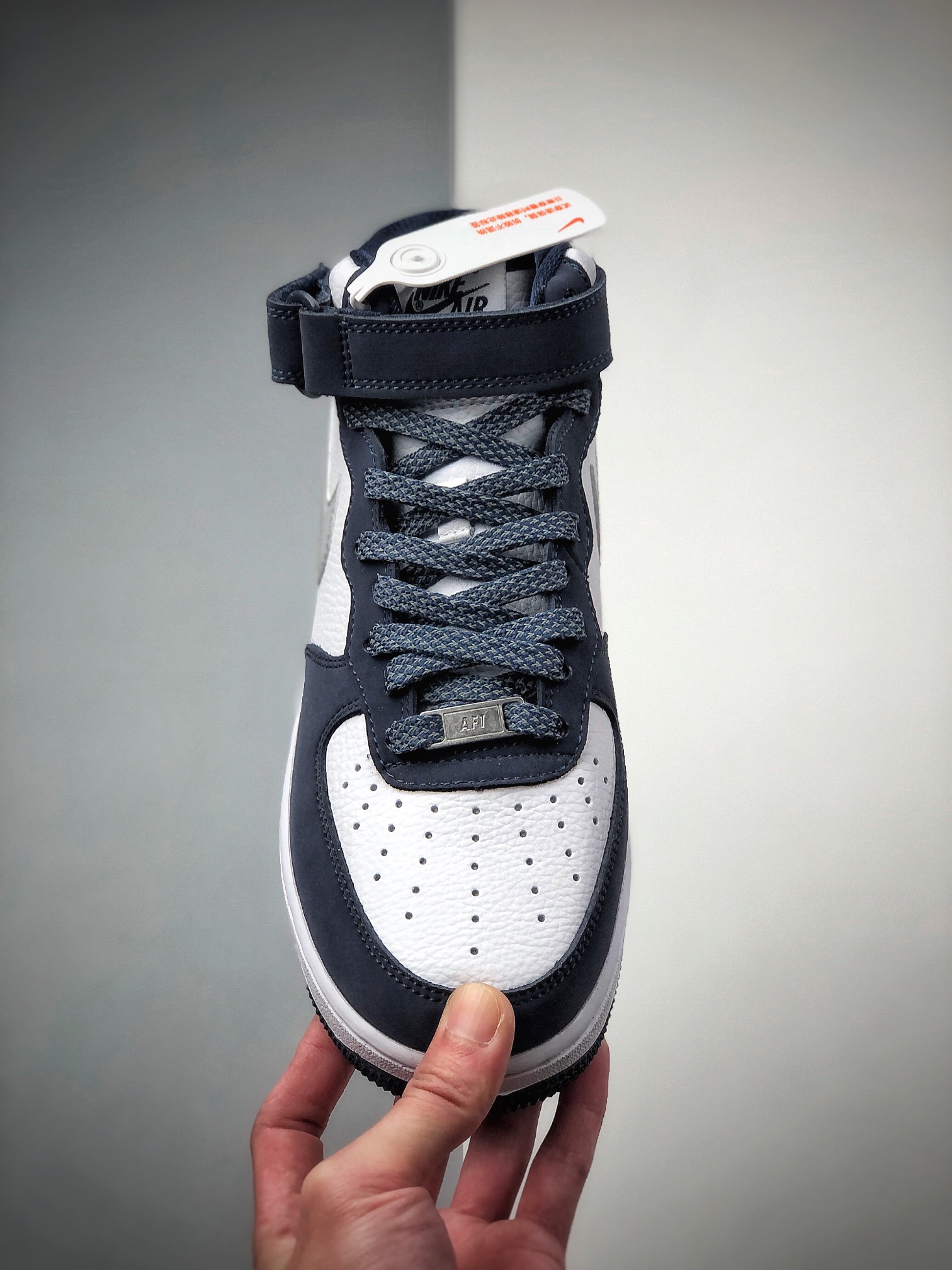 260  NIKE FORCE空军一号运动休闲板鞋 AQ2263-115