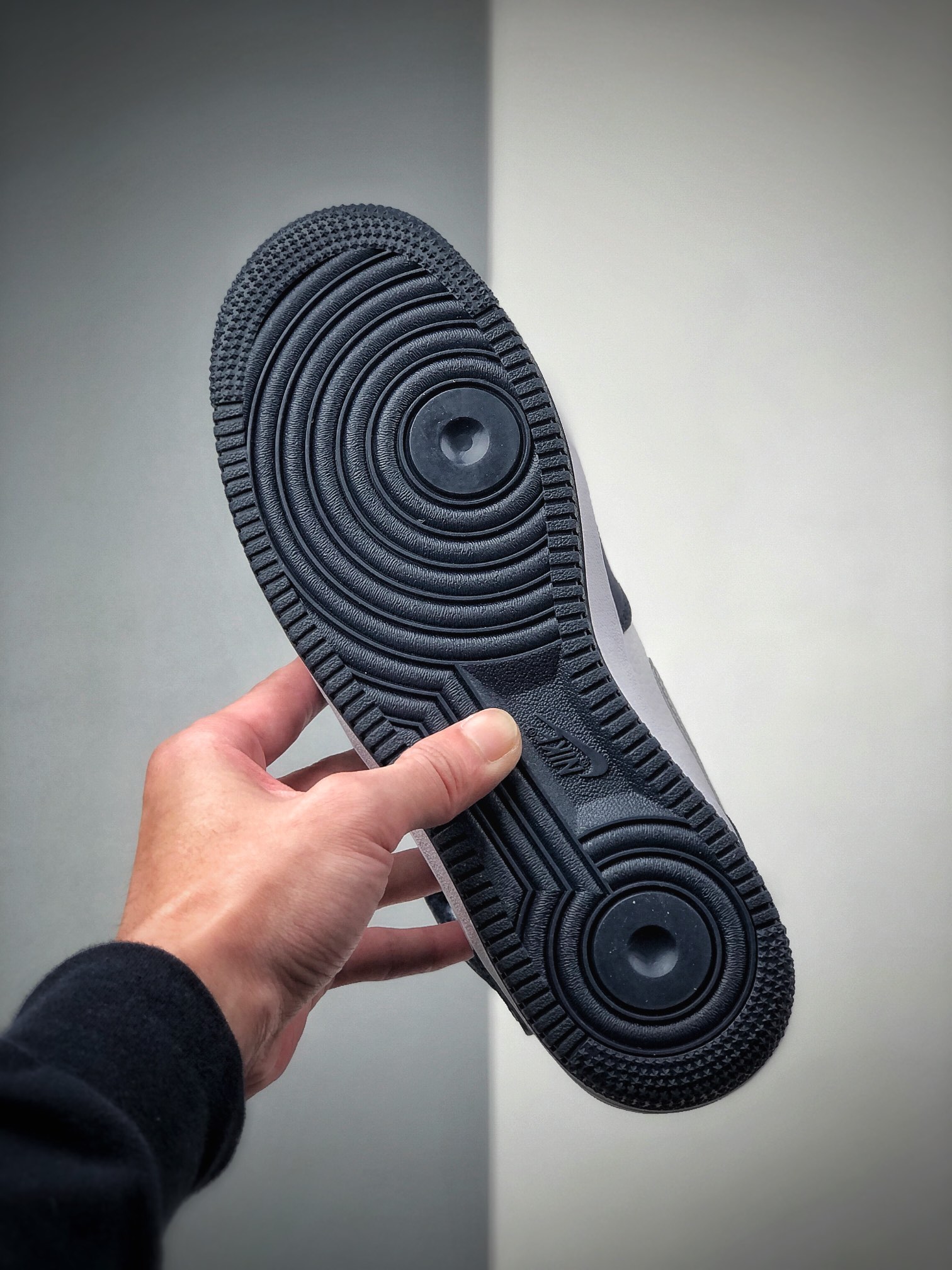 260  NIKE FORCE空军一号运动休闲板鞋 AQ2263-115