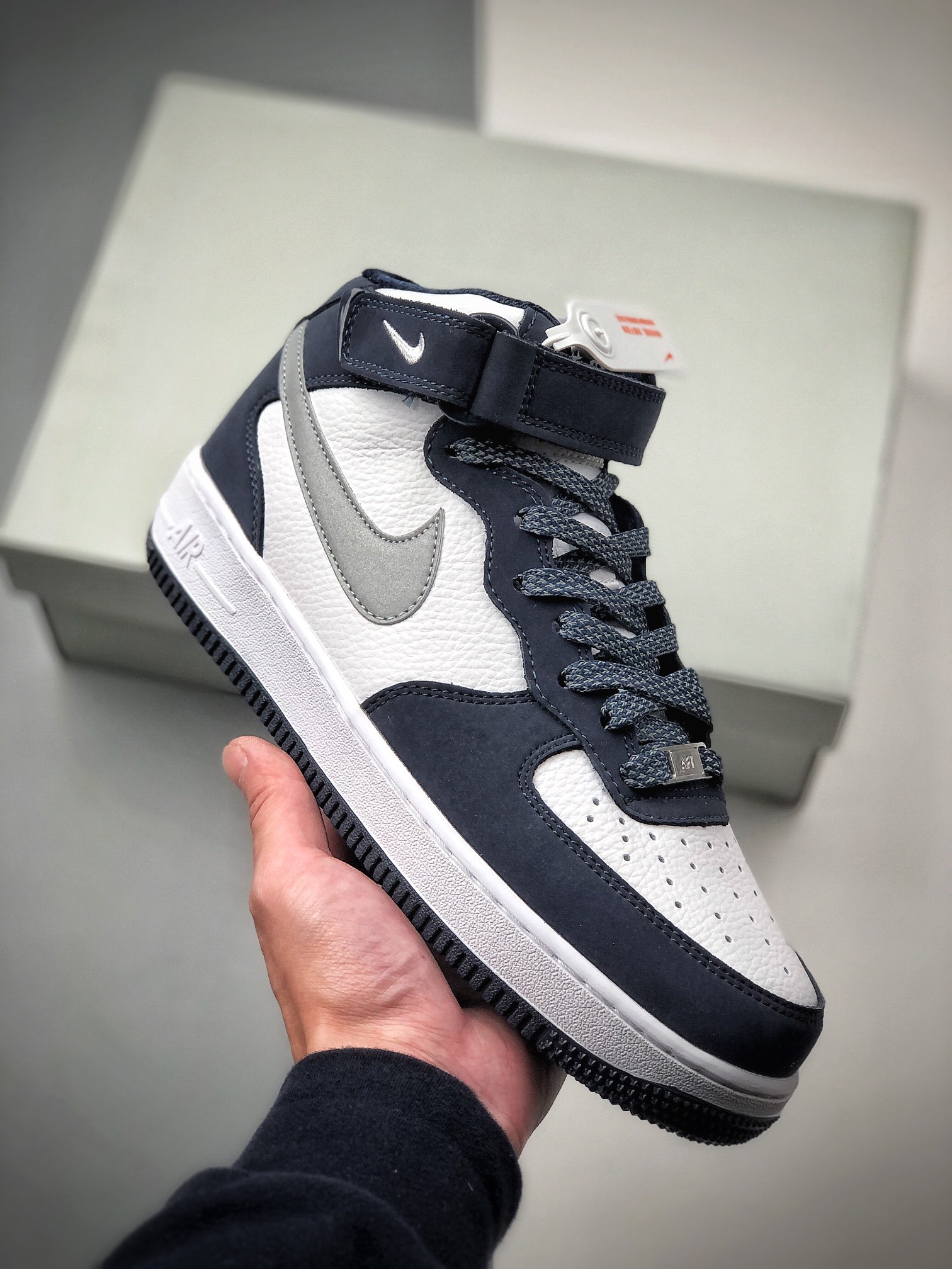 260  NIKE FORCE空军一号运动休闲板鞋 AQ2263-115