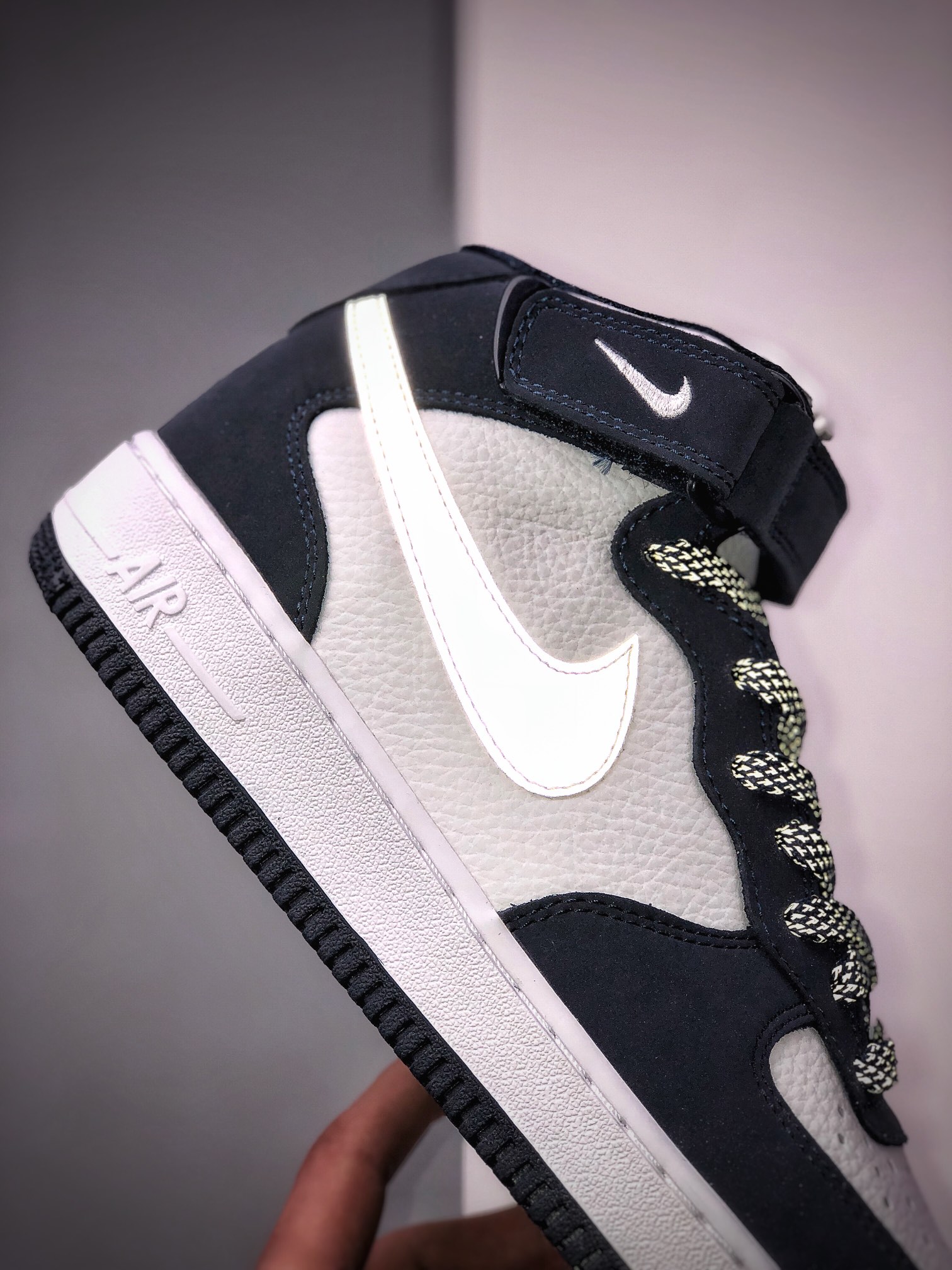 260  NIKE FORCE空军一号运动休闲板鞋 AQ2263-115