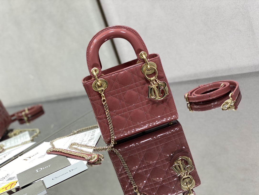 Dior Lady Tani
 Torebki Torby typu crossbody i na ramię Kup replikę najlepszej jakości
 Ciemnoczerwony Różowy Złoty sprzęt Skóra patentowa