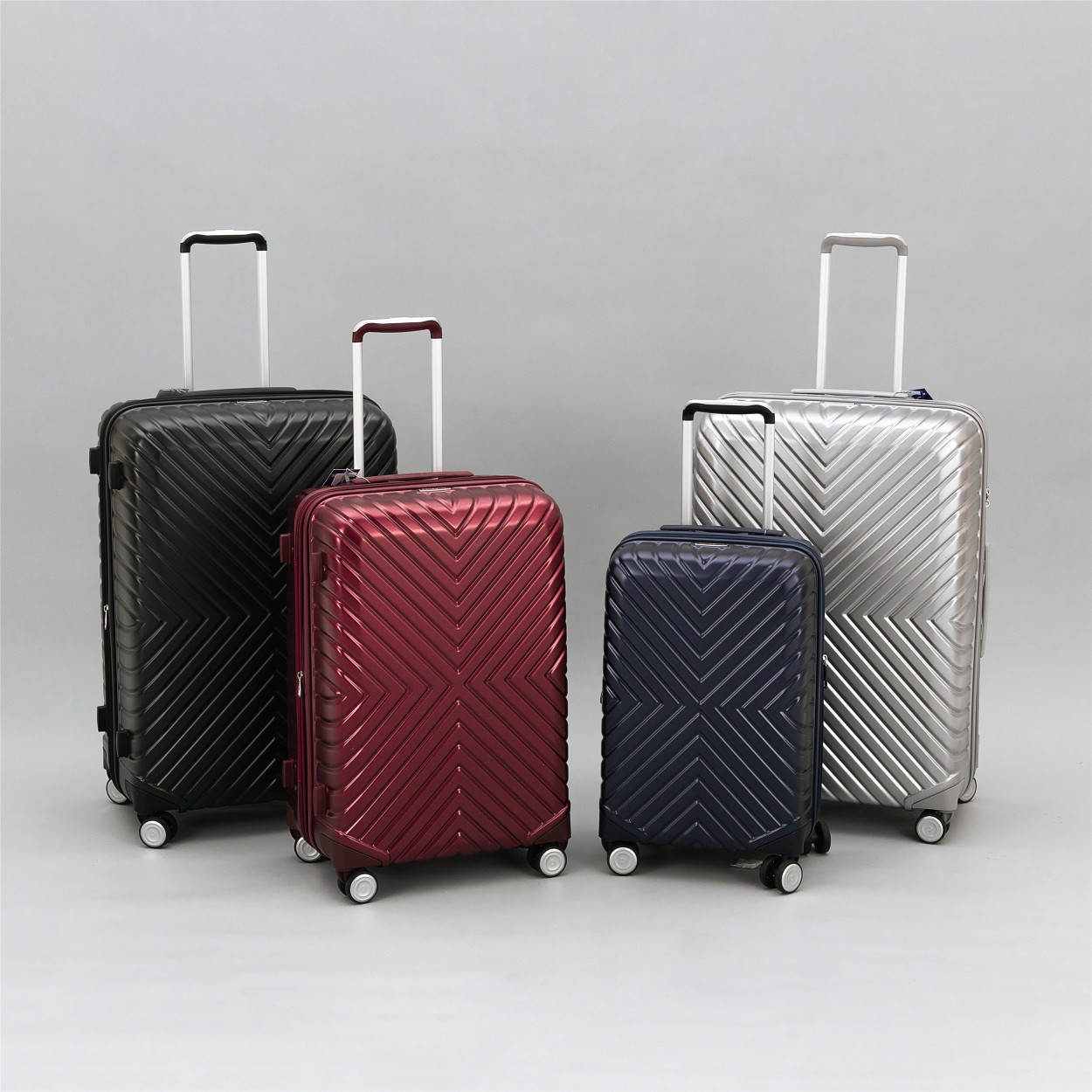 NO:269648,New SIGMA Smooth and Light Function Travel Box Smooth and Light Geometry Interwoven Fashion Avatar of Fashion and Trend Material: Selected PC material, pressure-resistant, heat-resistant, cold-resistant. Wheels: High-quality aircraft wheels Silent, smooth, wear-resistant. Password lock: TSA password lock Internationally universal Trolley: Alloy Trolley Strong Inner: Multifunctional inner area, scientifically summarized items, convenient and efficient, all sizes with expansion function 20 inch://260mm 3.2kg Capacity 40L (Extended 43L) 24 inch:/660/300mm 4.4kg Capacity 69L (Extended 81L) 28 inch: 530/760/335mm 5.2kg Capacity 110L (Extended 126L) Color: Silver Black Navy Blue Gem Red,19860909新秀丽SIGMA畅轻功能旅行箱 畅轻几何 交织时尚 时尚与潮流的化身 材质: 精选PC材质,耐压,耐热,耐寒. 轮子: 高品质飞机轮 静音,顺滑,耐磨. 密码锁: TSA密码锁 国际通用 拉杆: 合金拉杆 抗压坚固 内里:多功能内部分区,科学归纳物品,便捷高效,所有尺寸都带扩展功能 20寸://260mm 3.2kg 容量 40L（扩展43L） 24寸:/660/300mm 4.4kg 容量 69L(扩展81L) 28寸:530/760/335mm 5.2kg 容量 110L(扩展126L) 颜色:银色 黑色 海军蓝 宝石红,,luggage