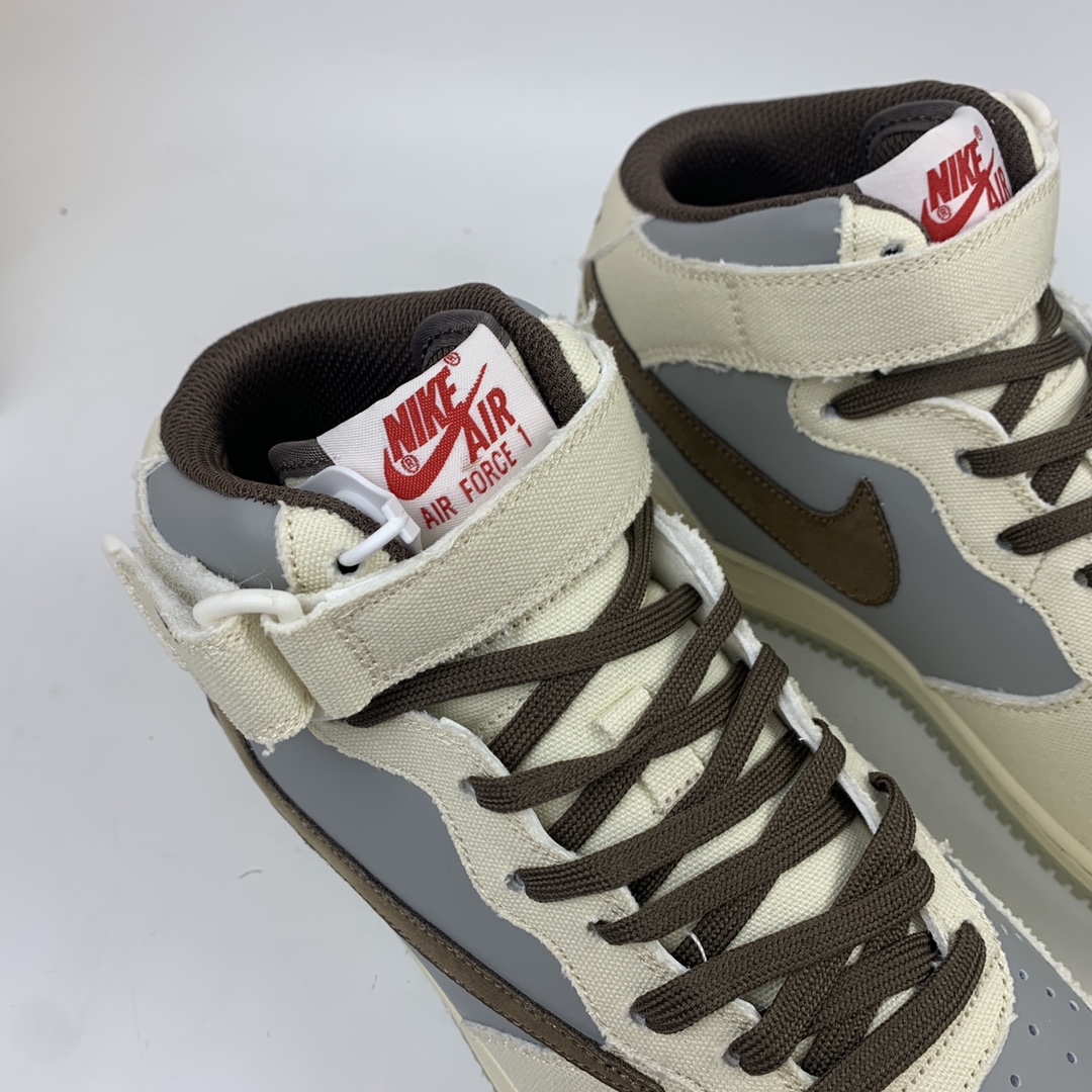 300  Travis Scott x Playstation x Nk  Air Force 1 Mid 倒勾夜光 空军一号中帮百搭休闲运动板鞋 BQ5828-202