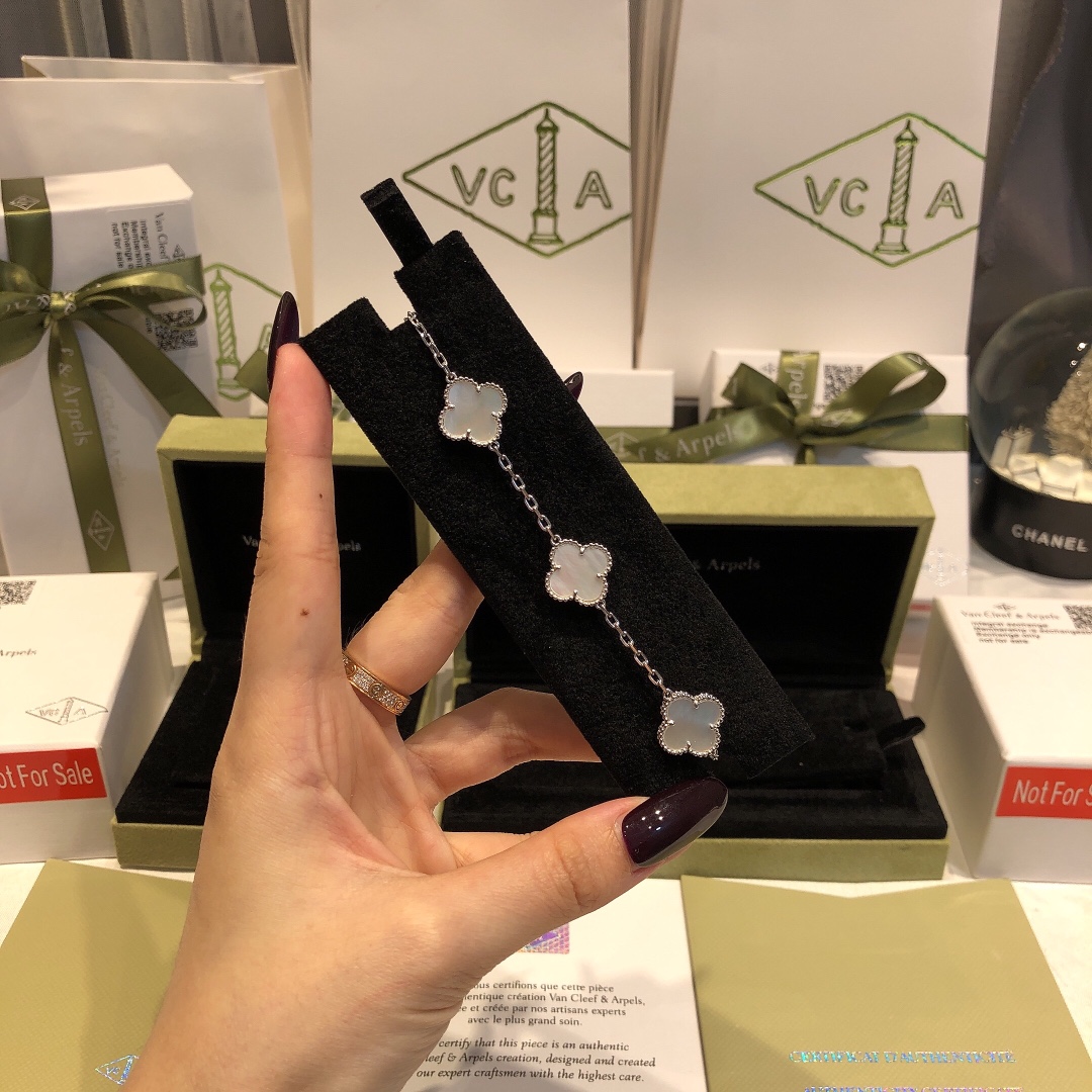 Van Cleef & Arpels VCA梵克雅宝手链/项链套装