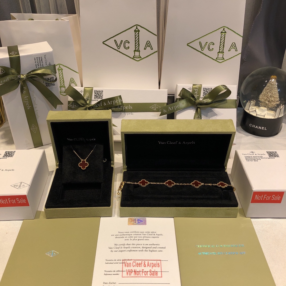 Van Cleef & Arpels VCA梵克雅宝手链/项链套装