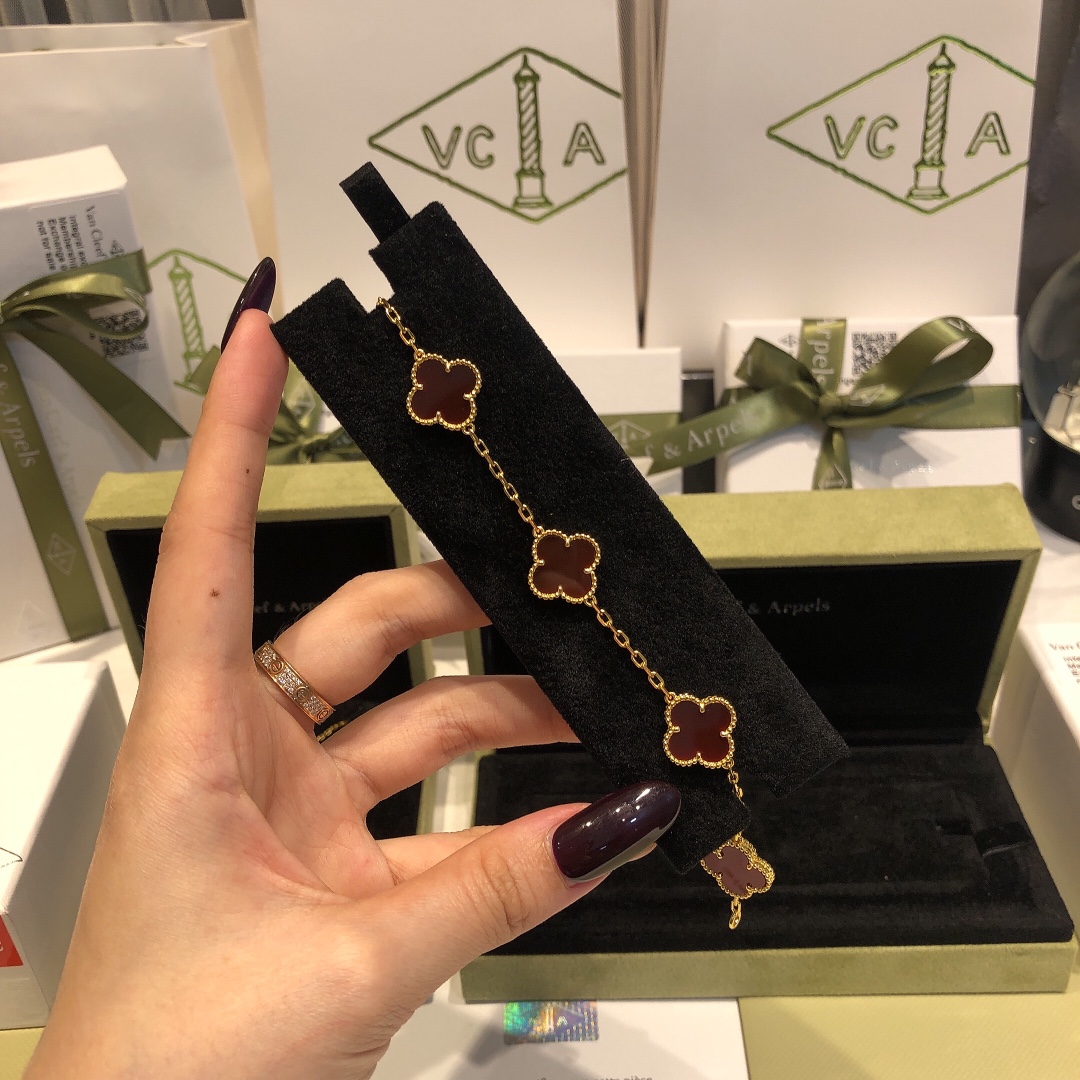 Van Cleef & Arpels VCA梵克雅宝手链/项链套装